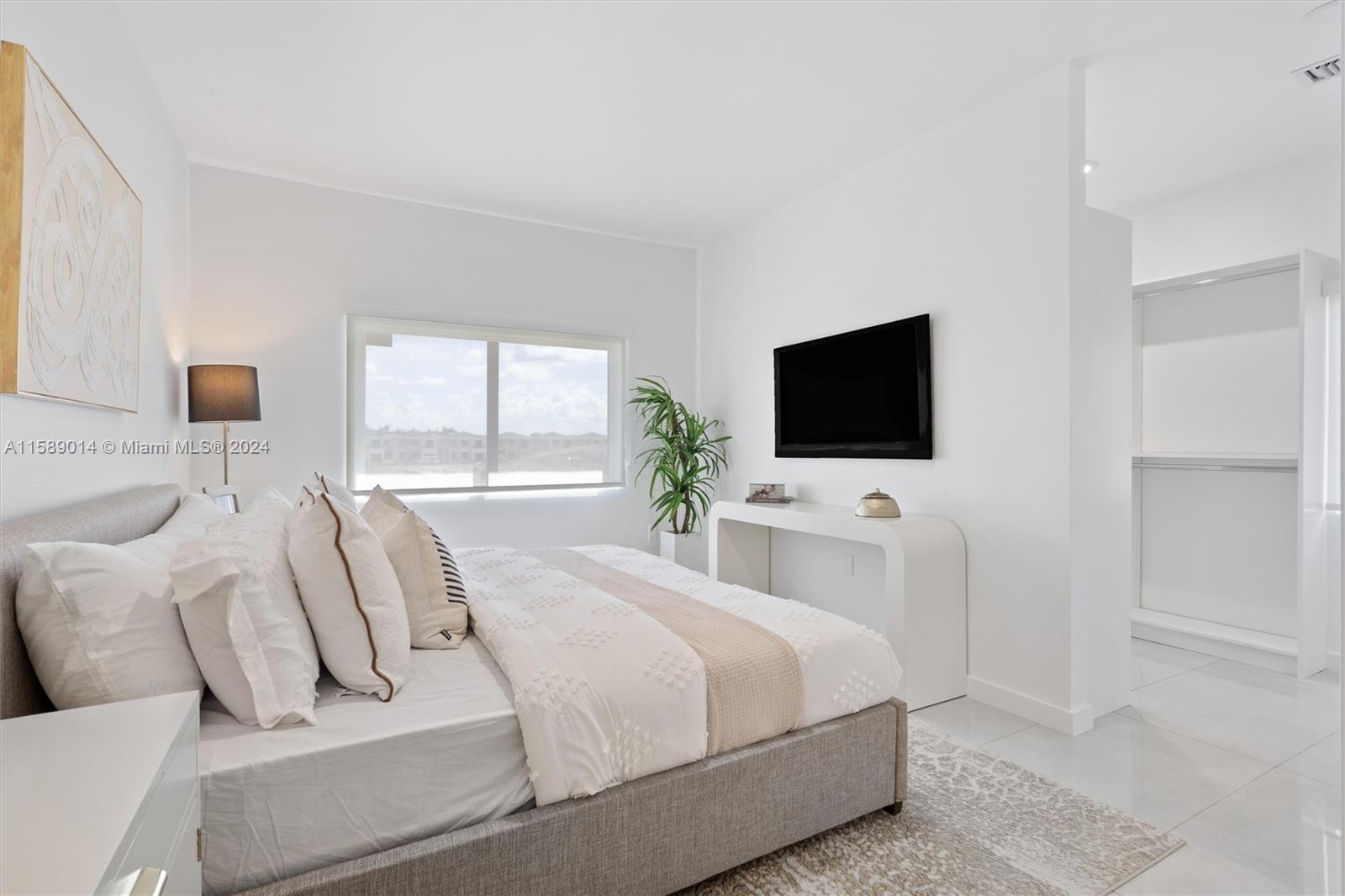 320 NW 13 CT