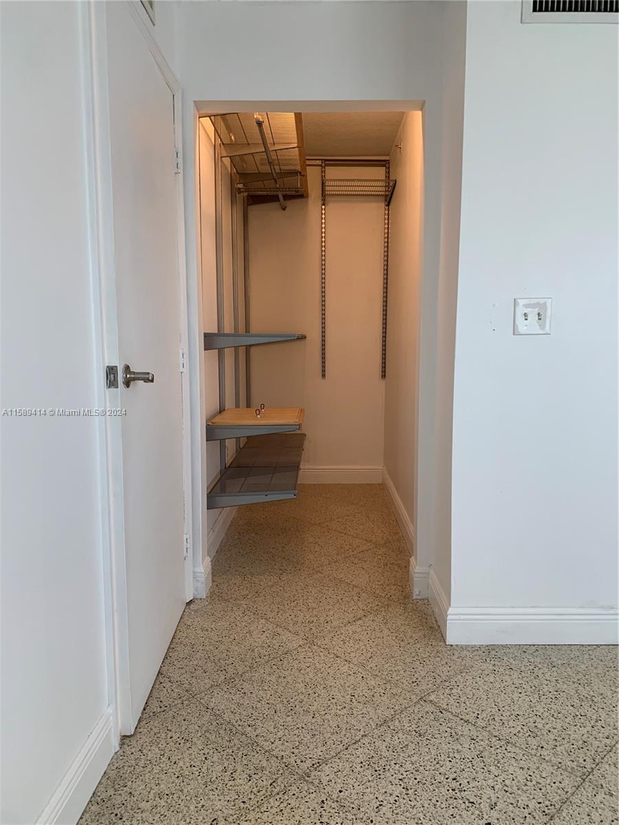498 SW 2nd St # 2C