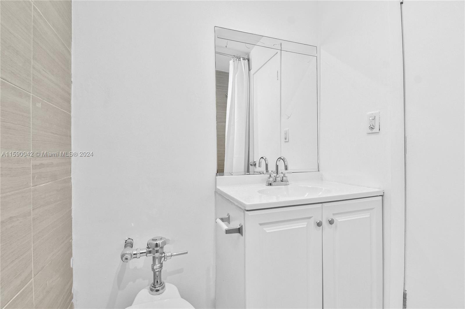 1619 Meridian Ave # 2