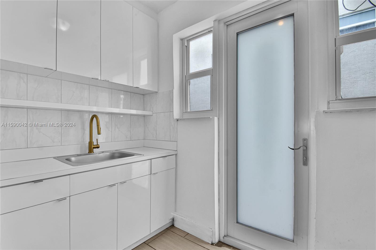 1619 Meridian Ave # 2