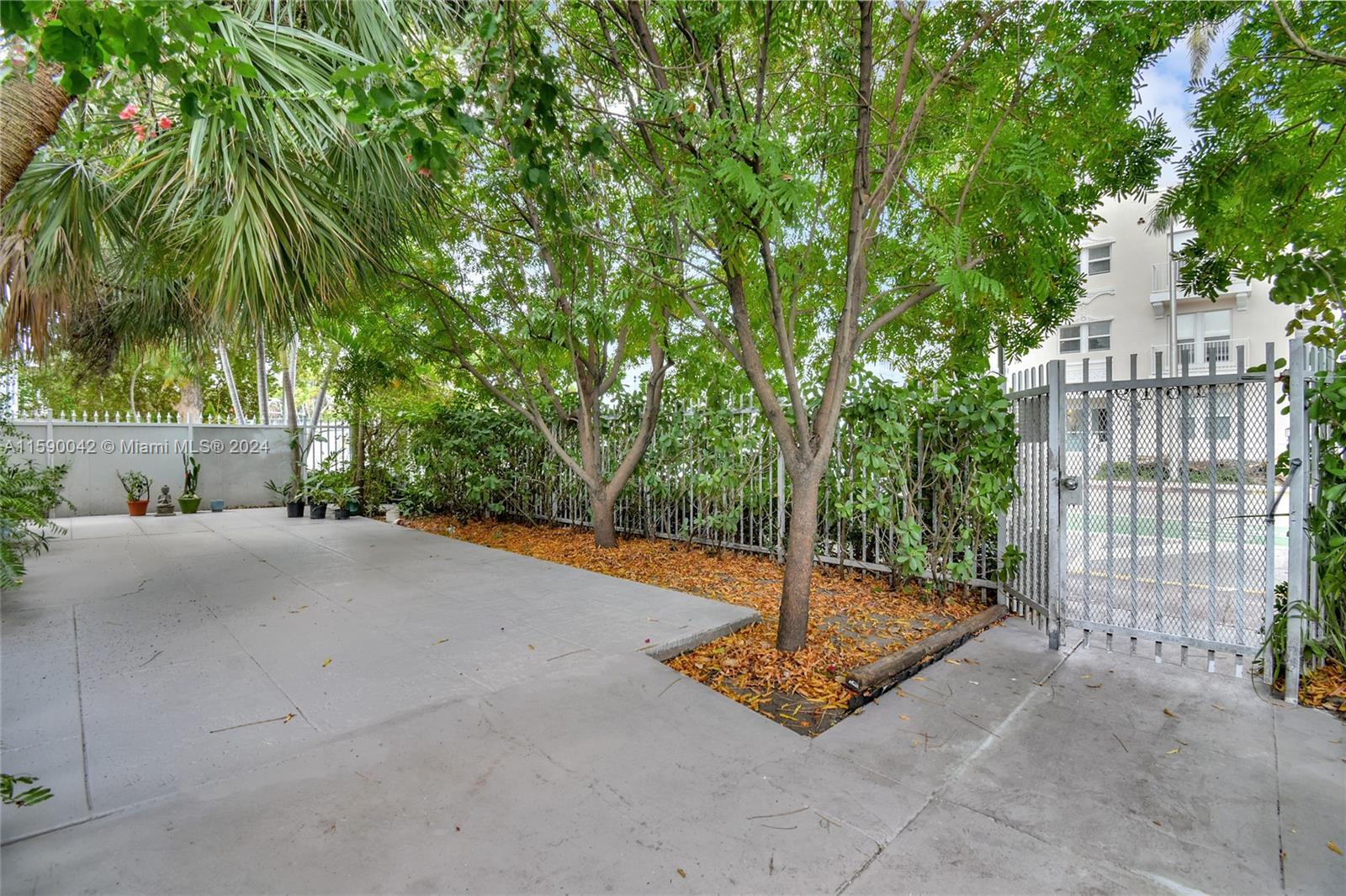 1619 Meridian Ave # 2