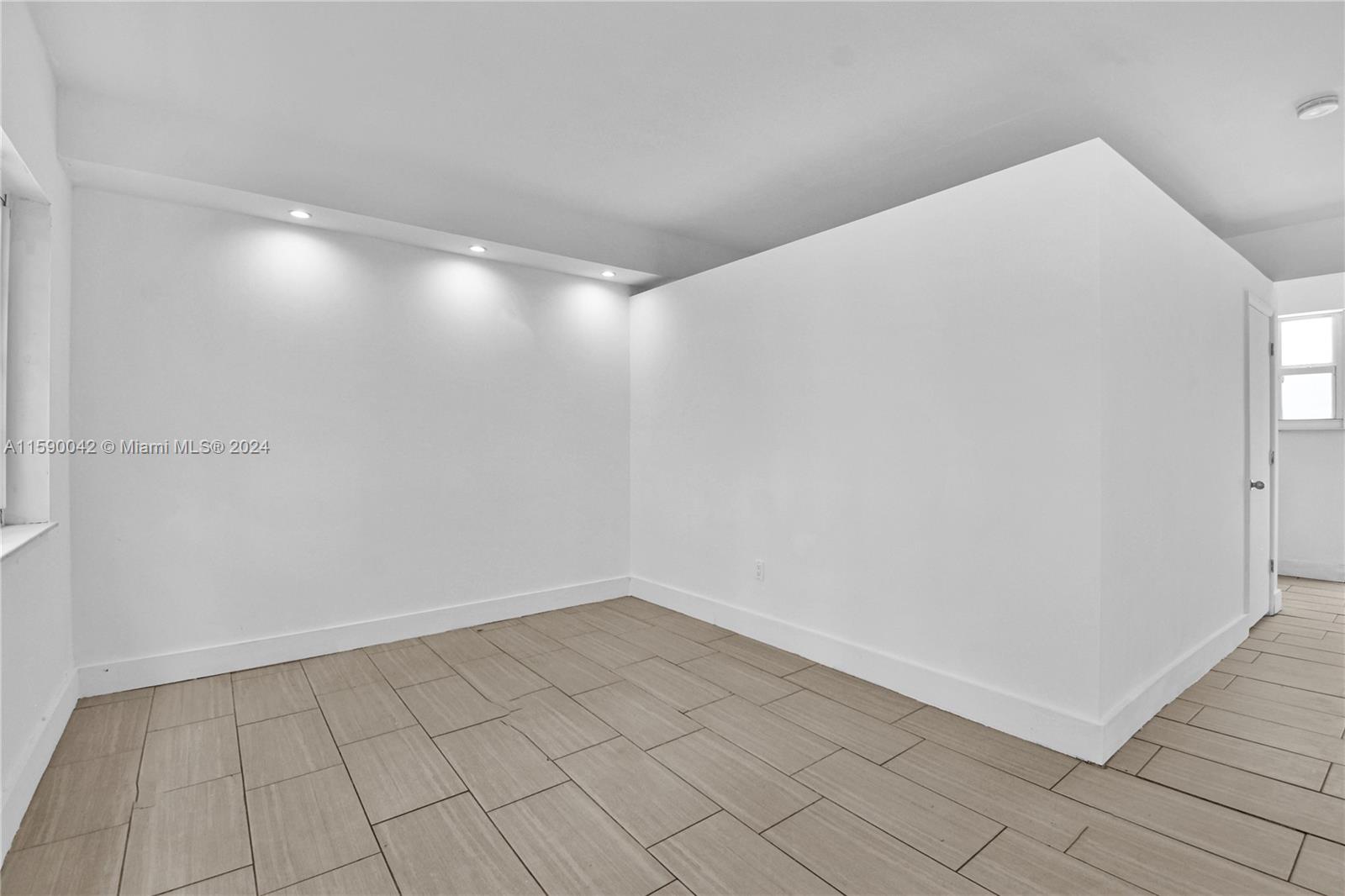 1619 Meridian Ave # 2