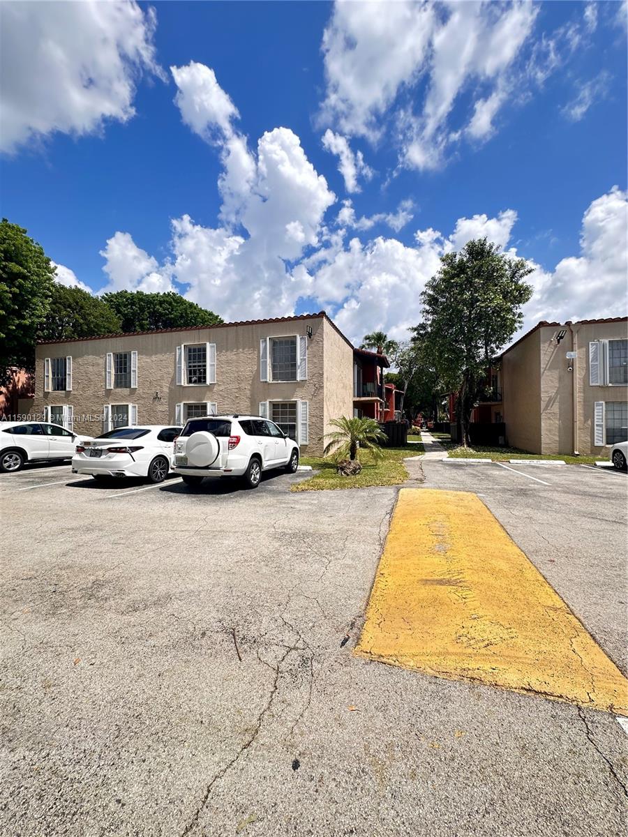 10762 N Kendall Dr # I19