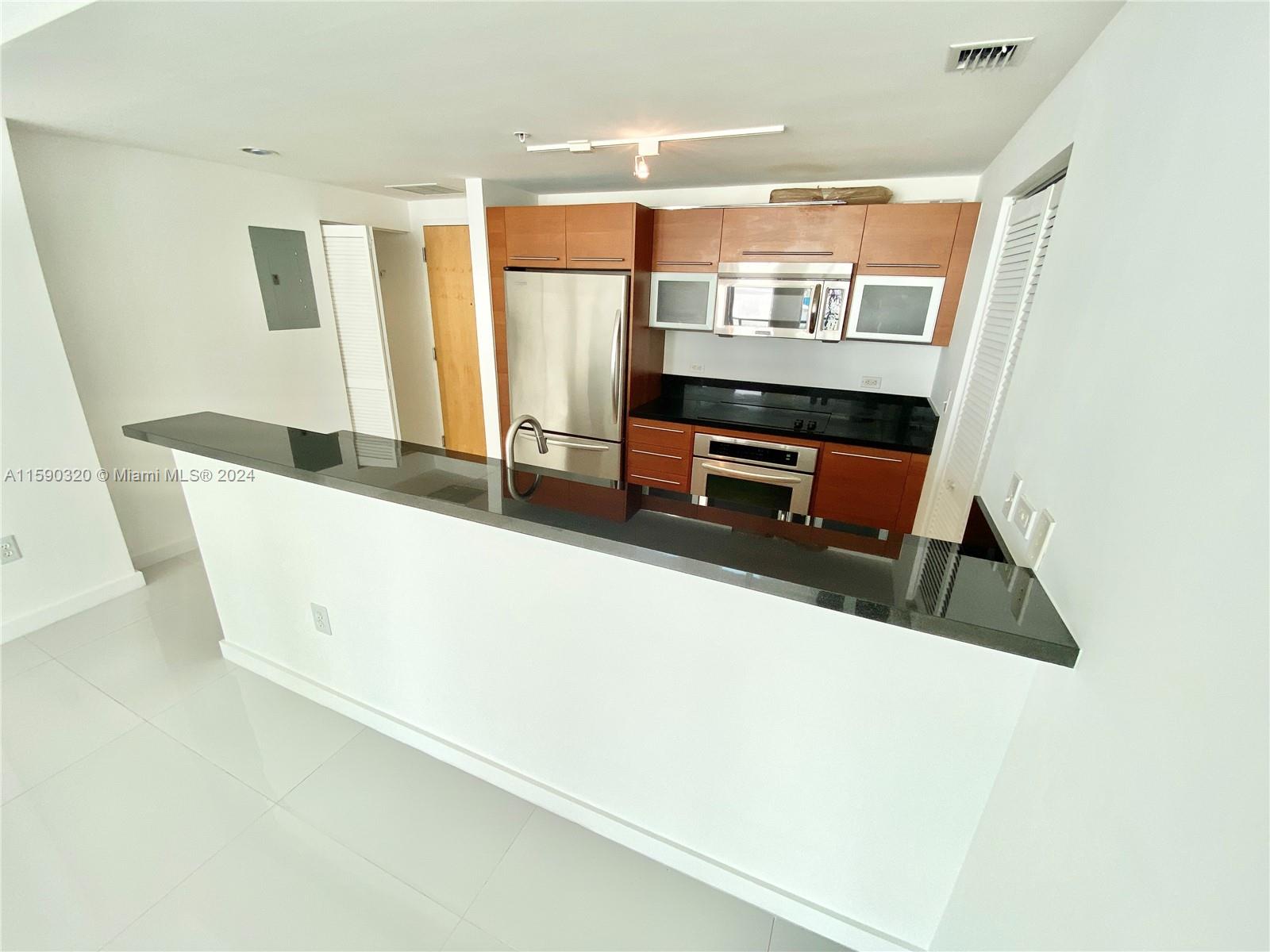 253 NE 2nd St # 1401