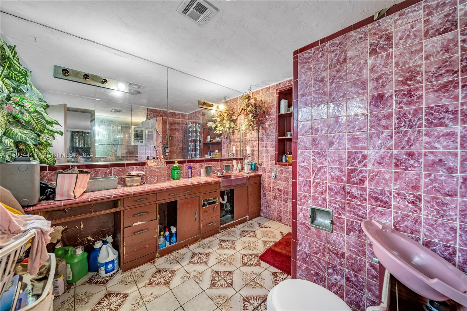1235 Jann Ave, Opa-Locka