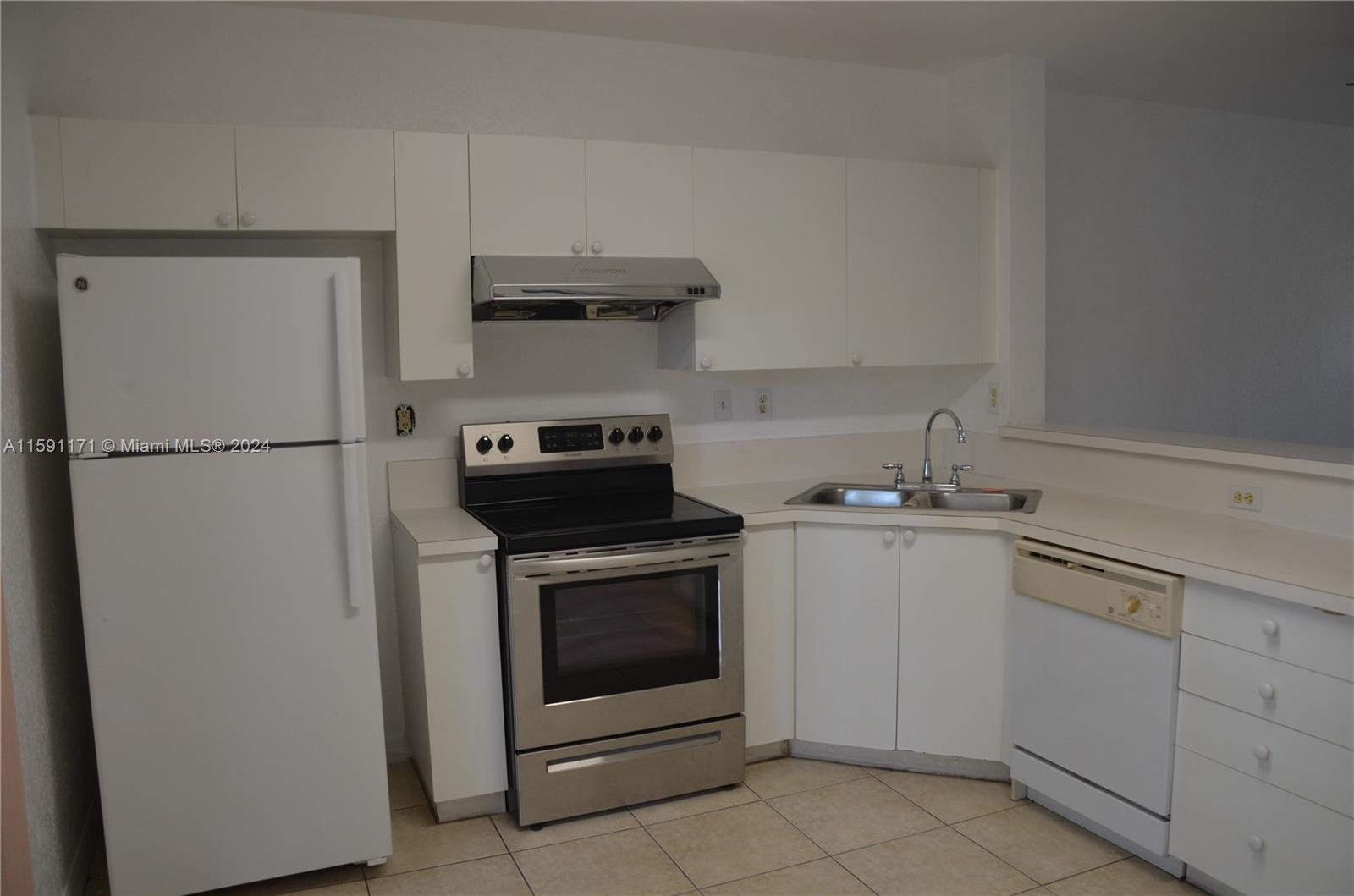 246 E 4th St # 1
