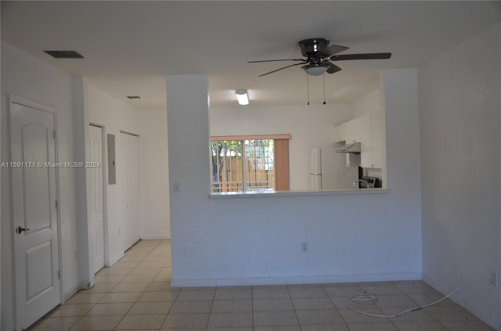 246 E 4th St # 1