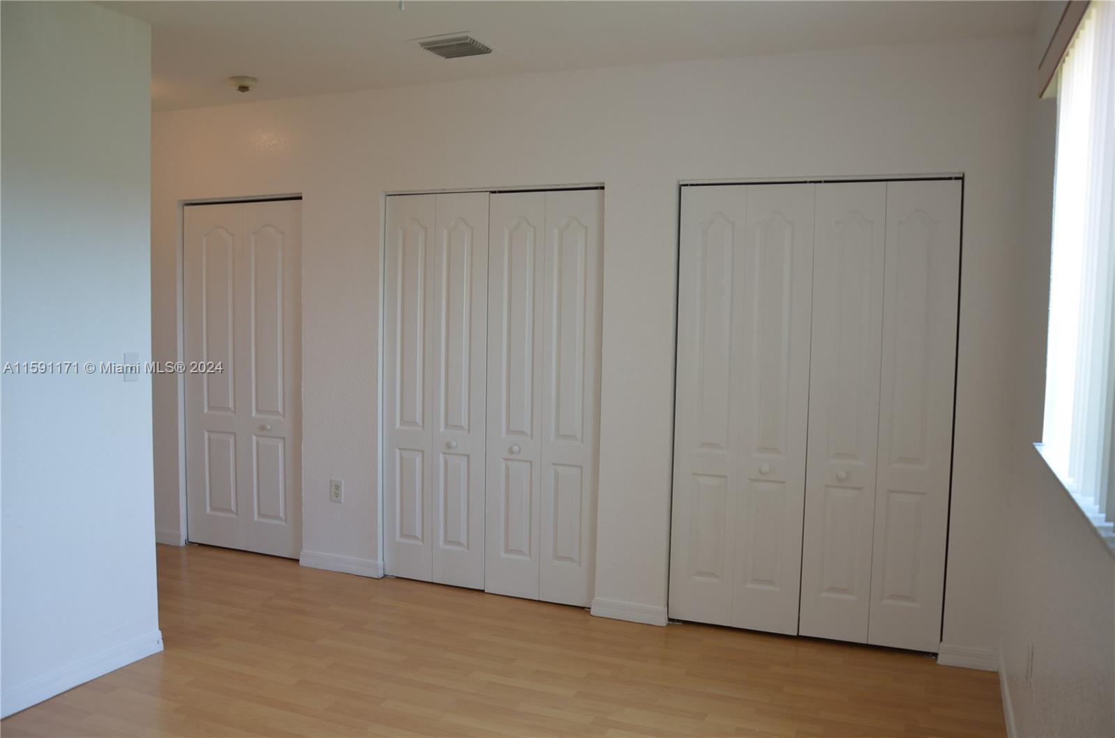 246 E 4th St # 1
