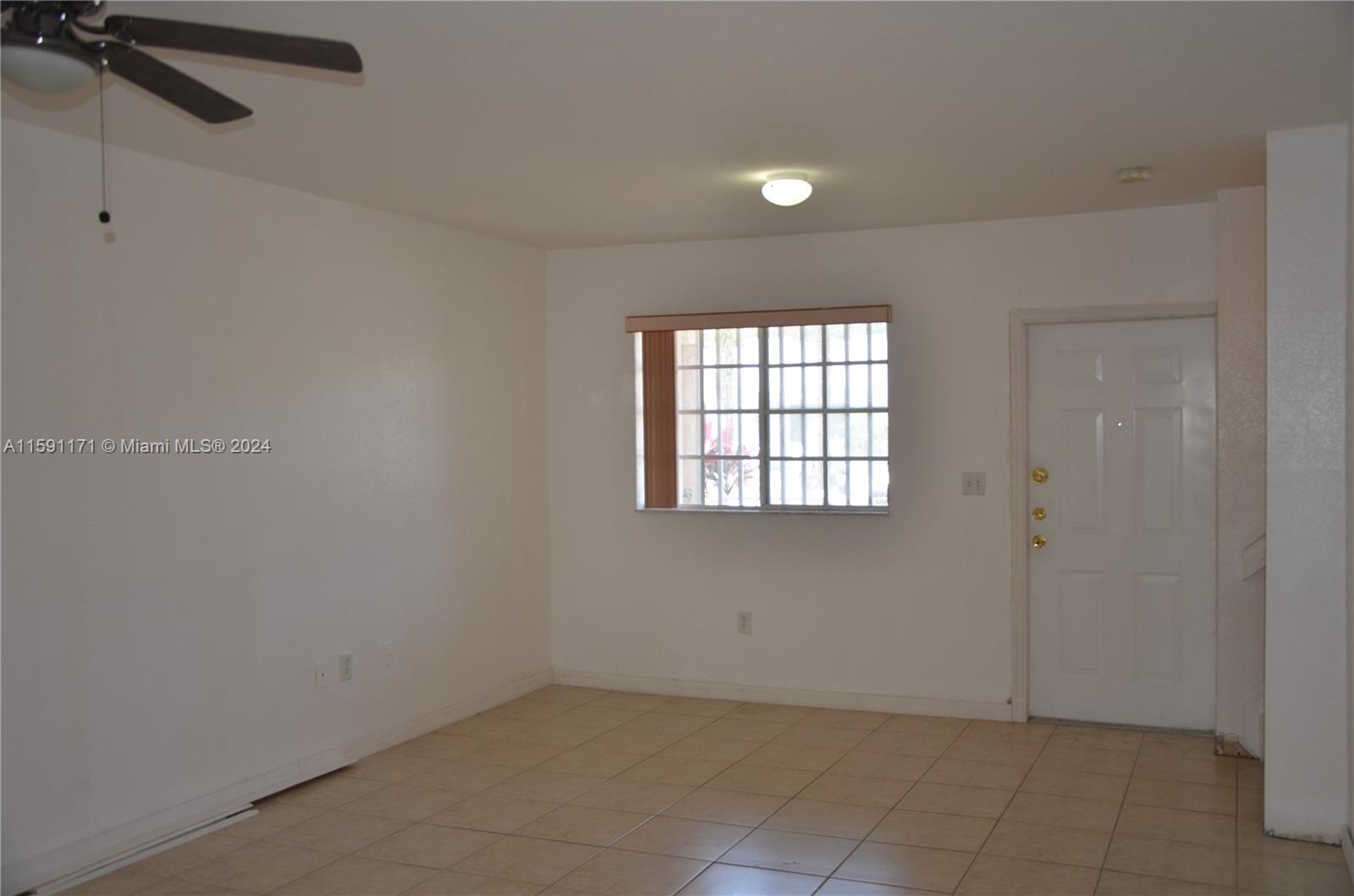 246 E 4th St # 1