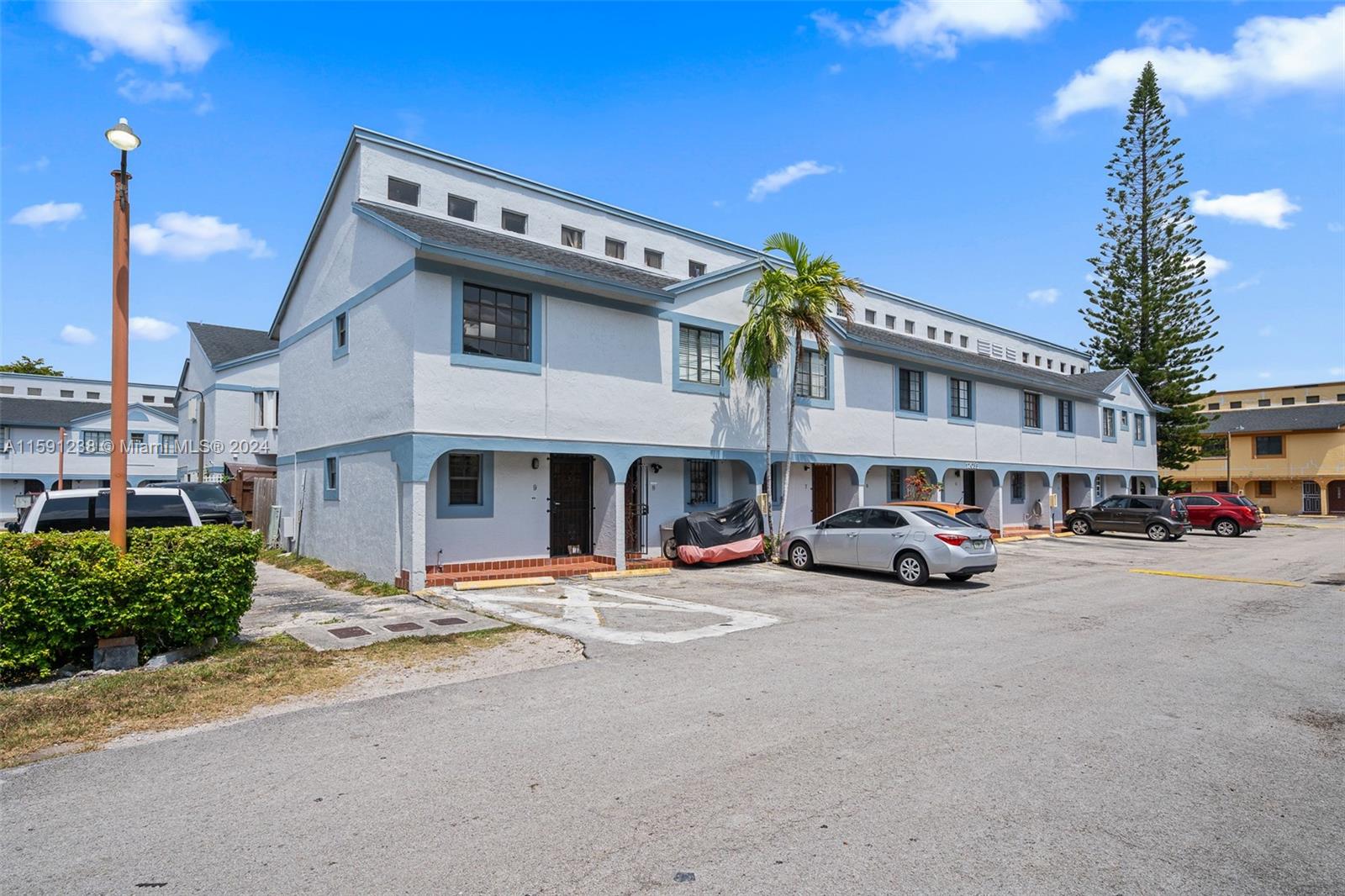 12035 SW 18th St # 48 Unit: 9-48