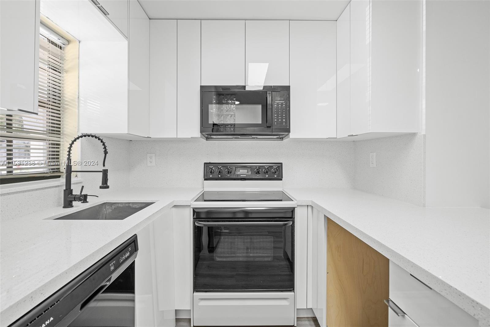 12035 SW 18th St # 48 Unit: 9-48