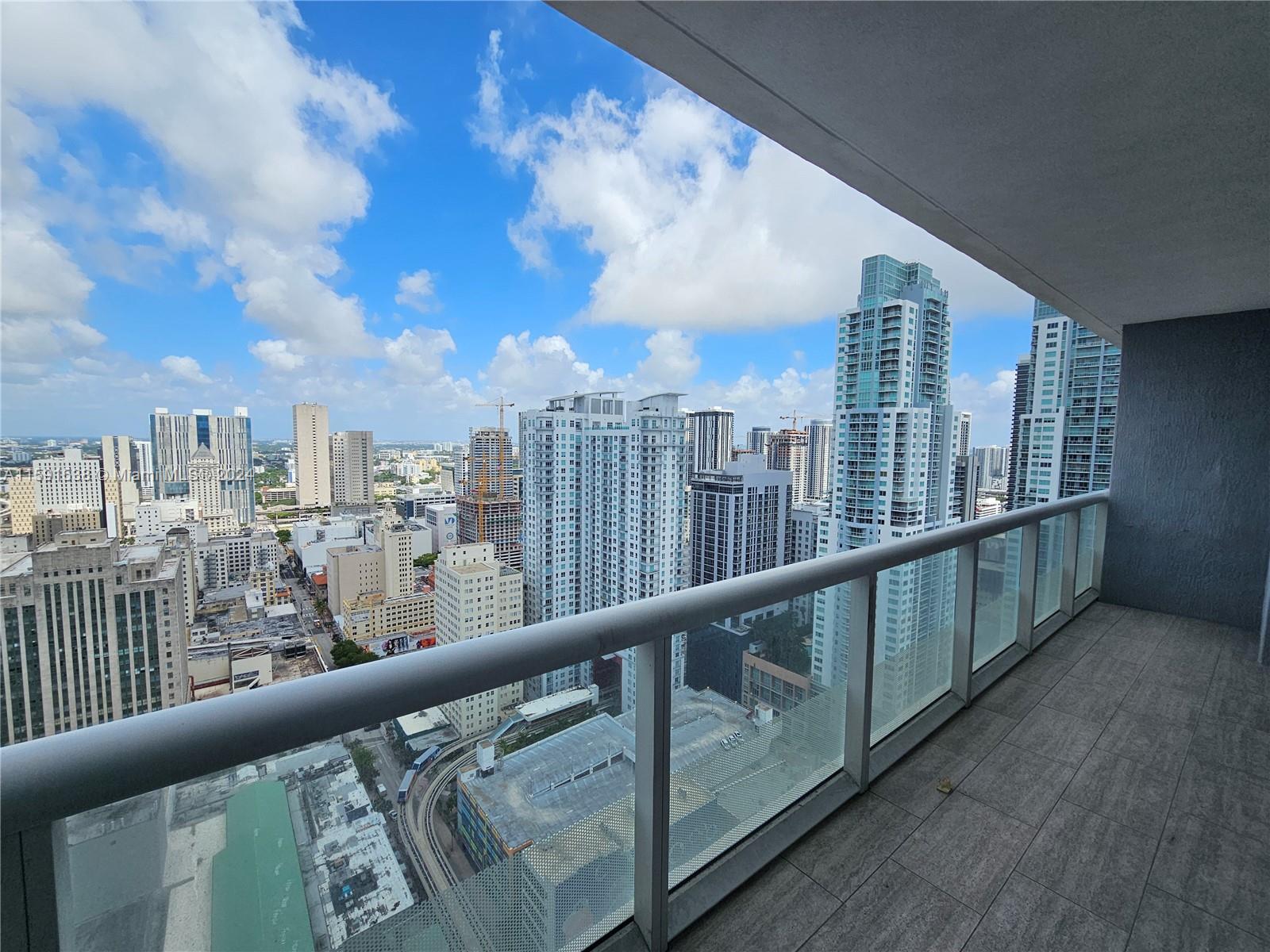 50 Biscayne Blvd # 3803