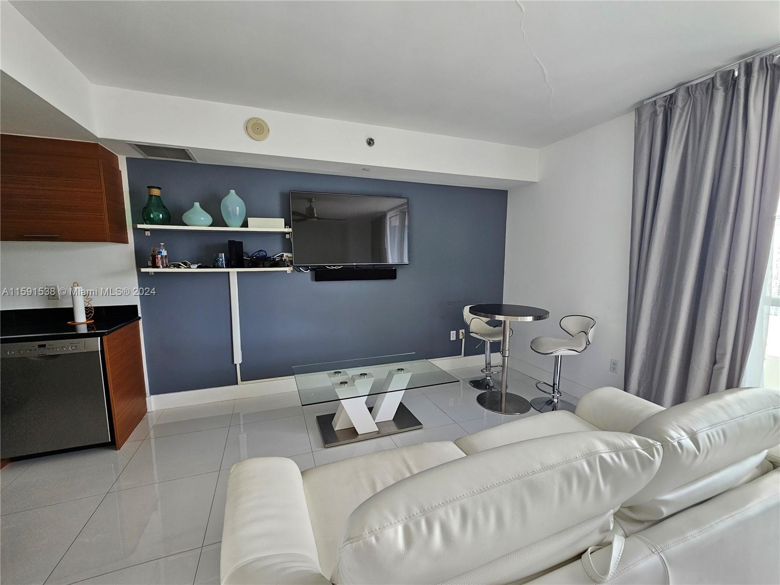 50 Biscayne Blvd # 3803