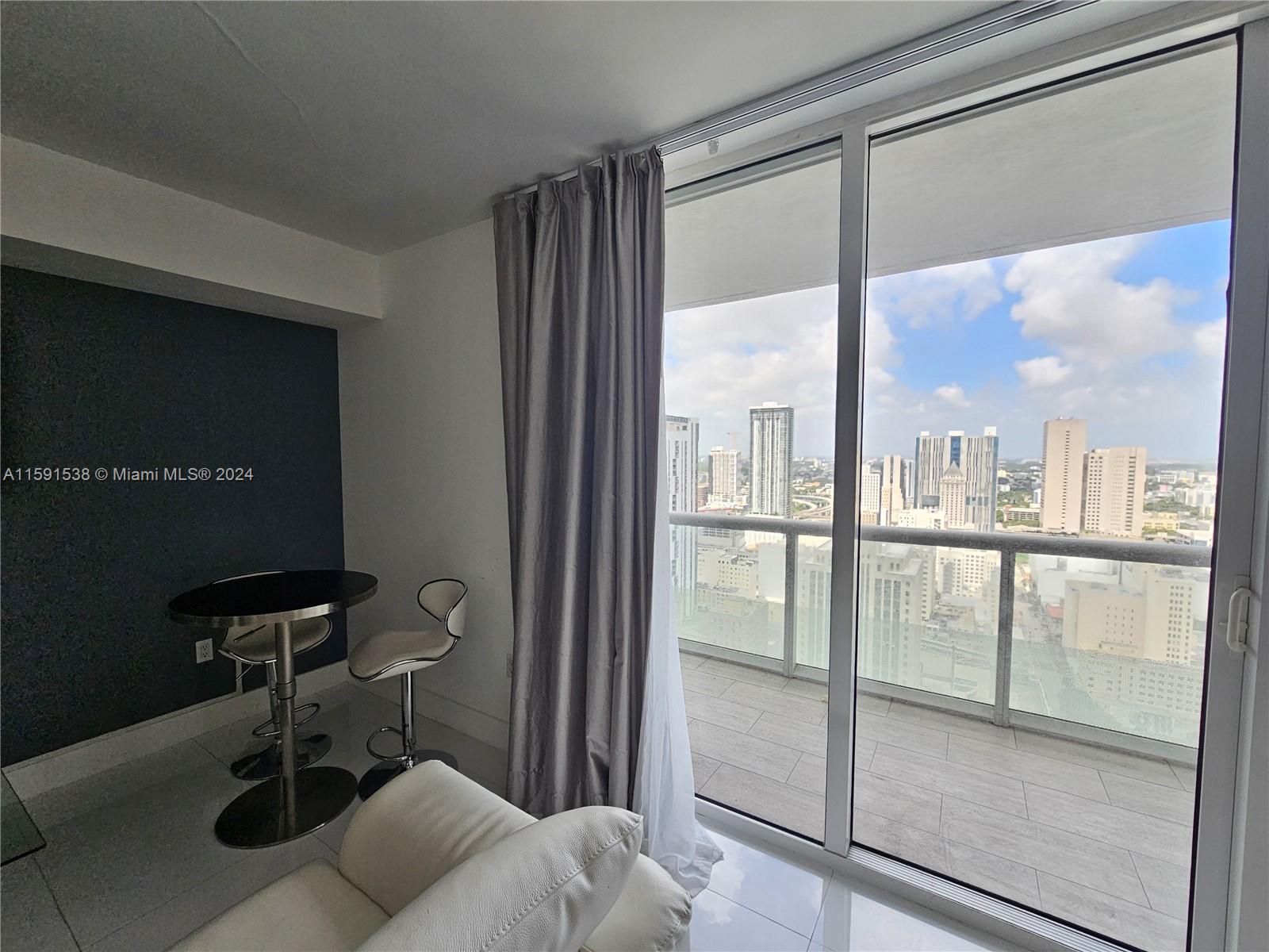 50 Biscayne Blvd # 3803