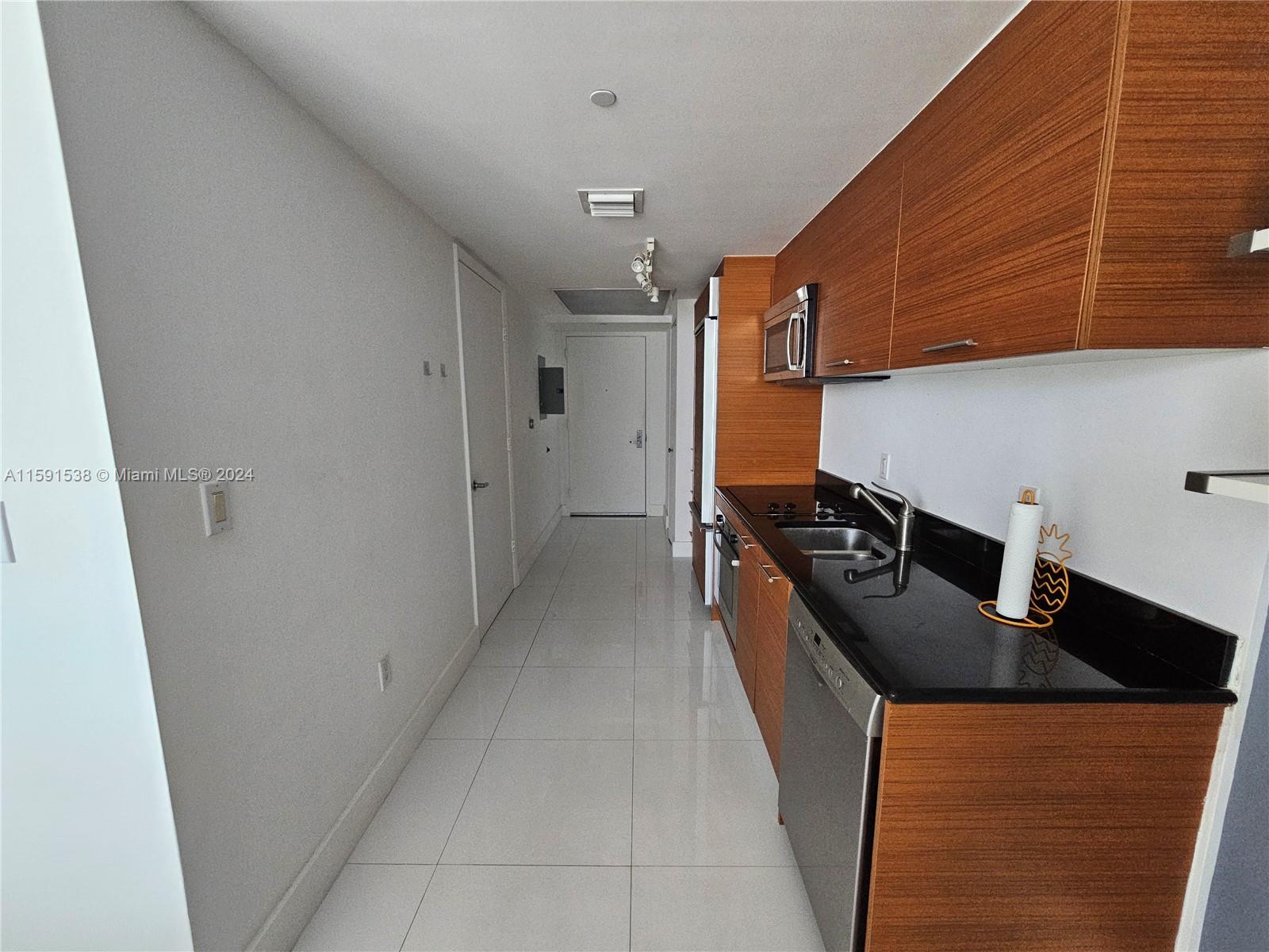 50 Biscayne Blvd # 3803