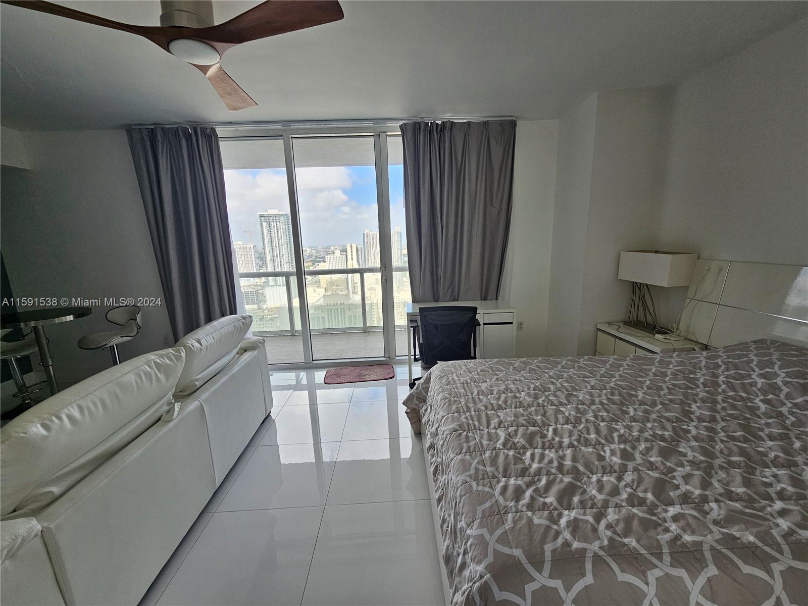 50 Biscayne Blvd # 3803