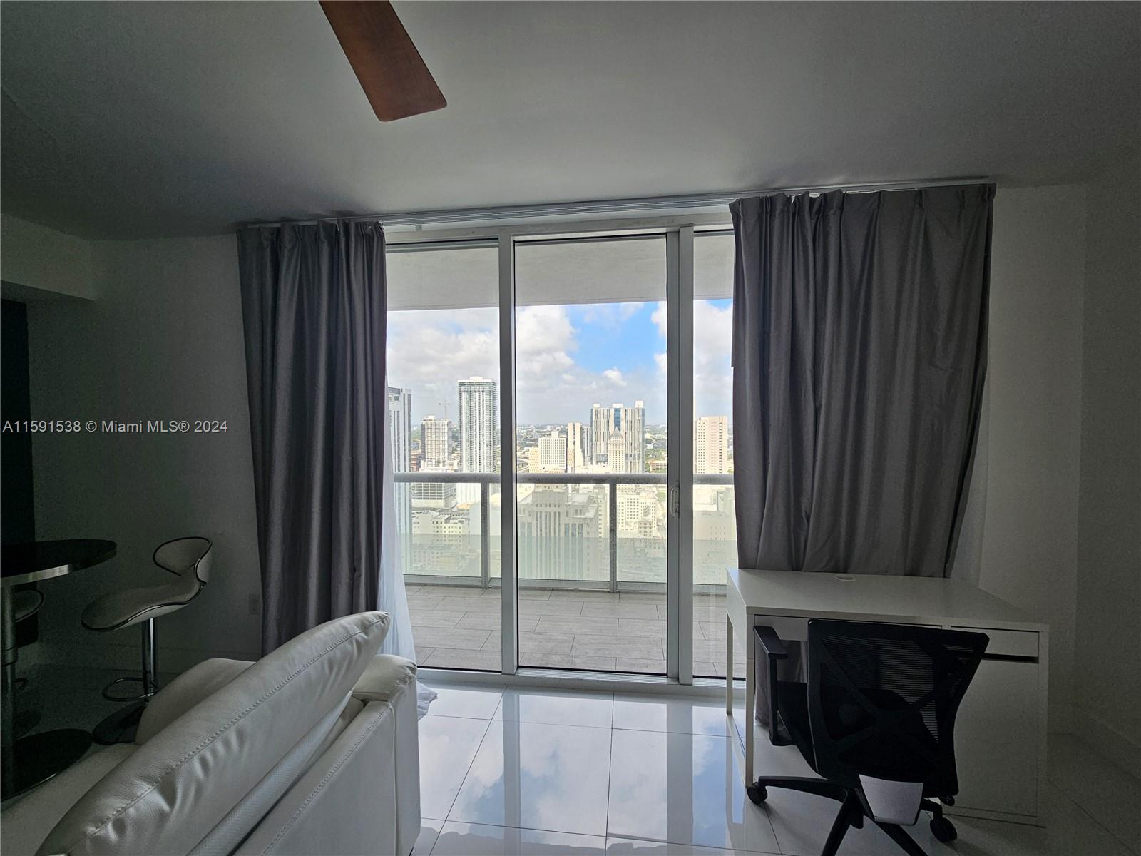 50 Biscayne Blvd # 3803