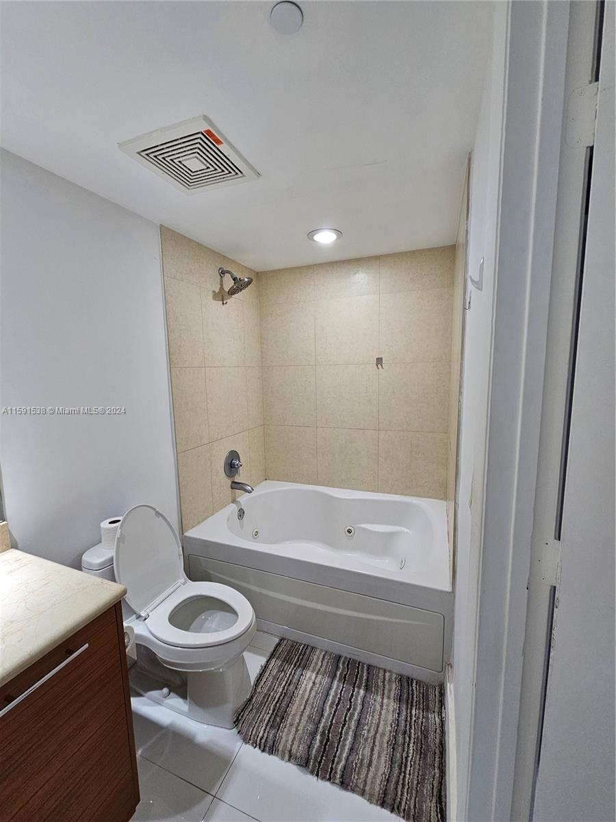 50 Biscayne Blvd # 3803