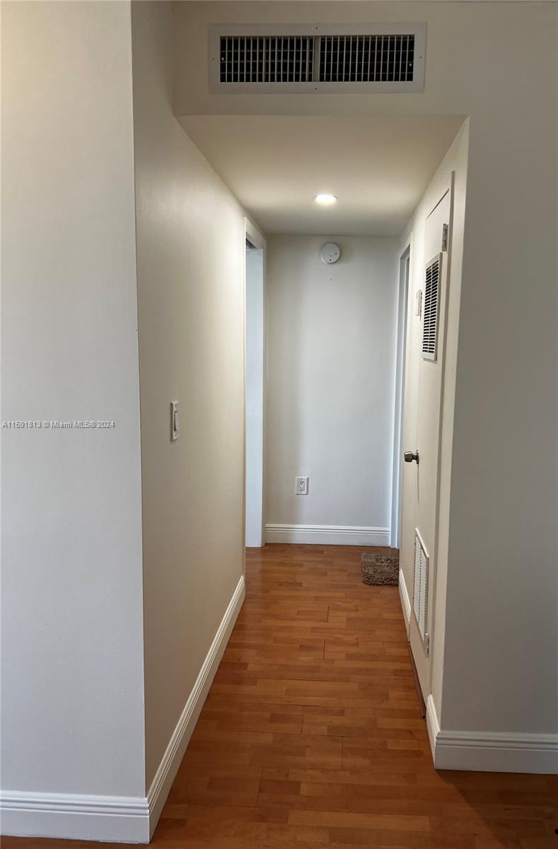 2899 Collins Ave # 602