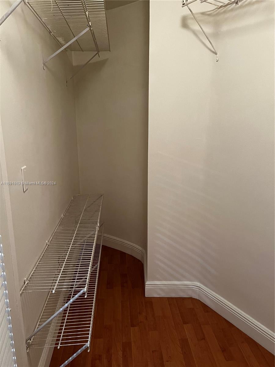 2899 Collins Ave # 602