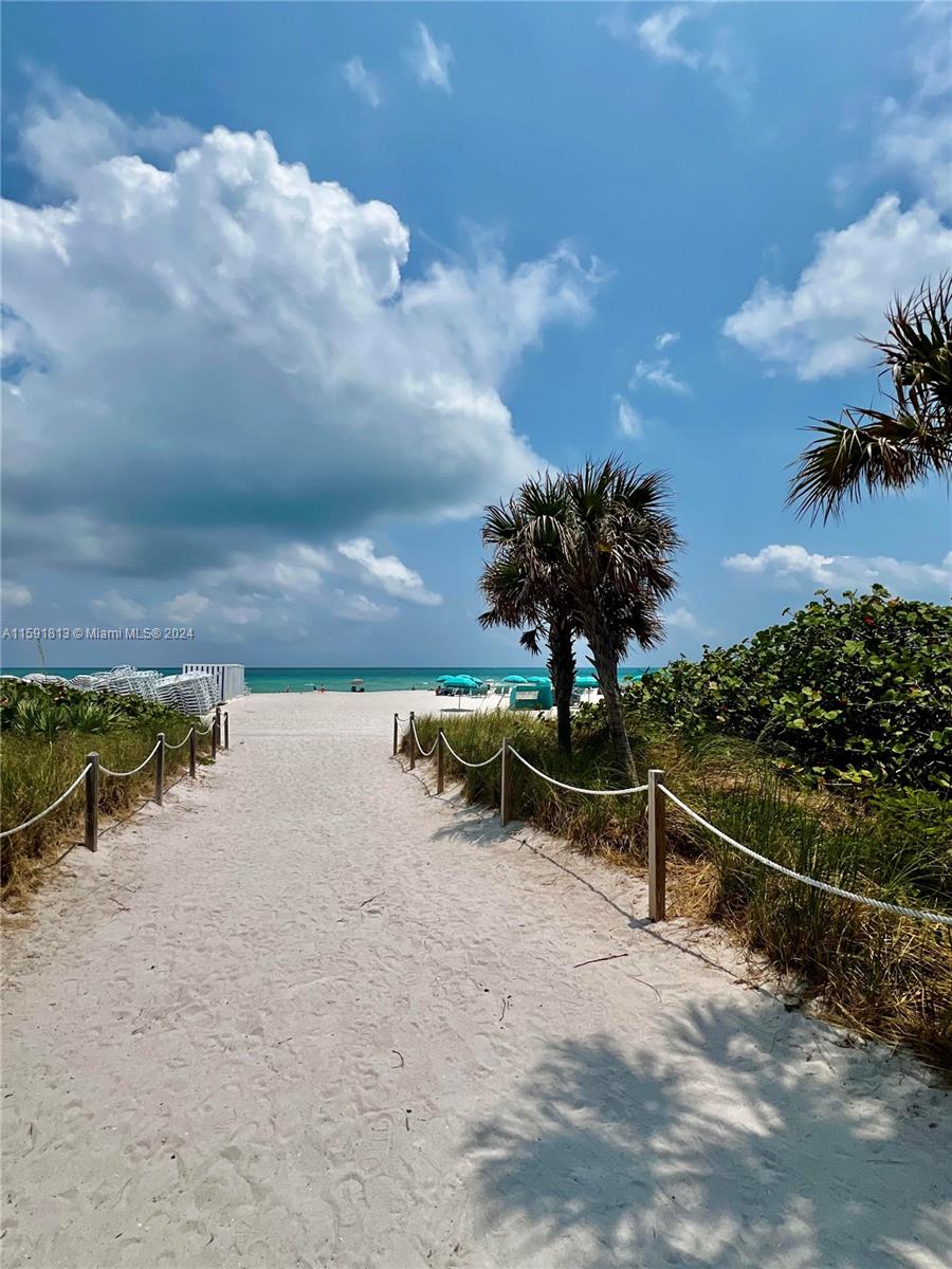 2899 Collins Ave # 602