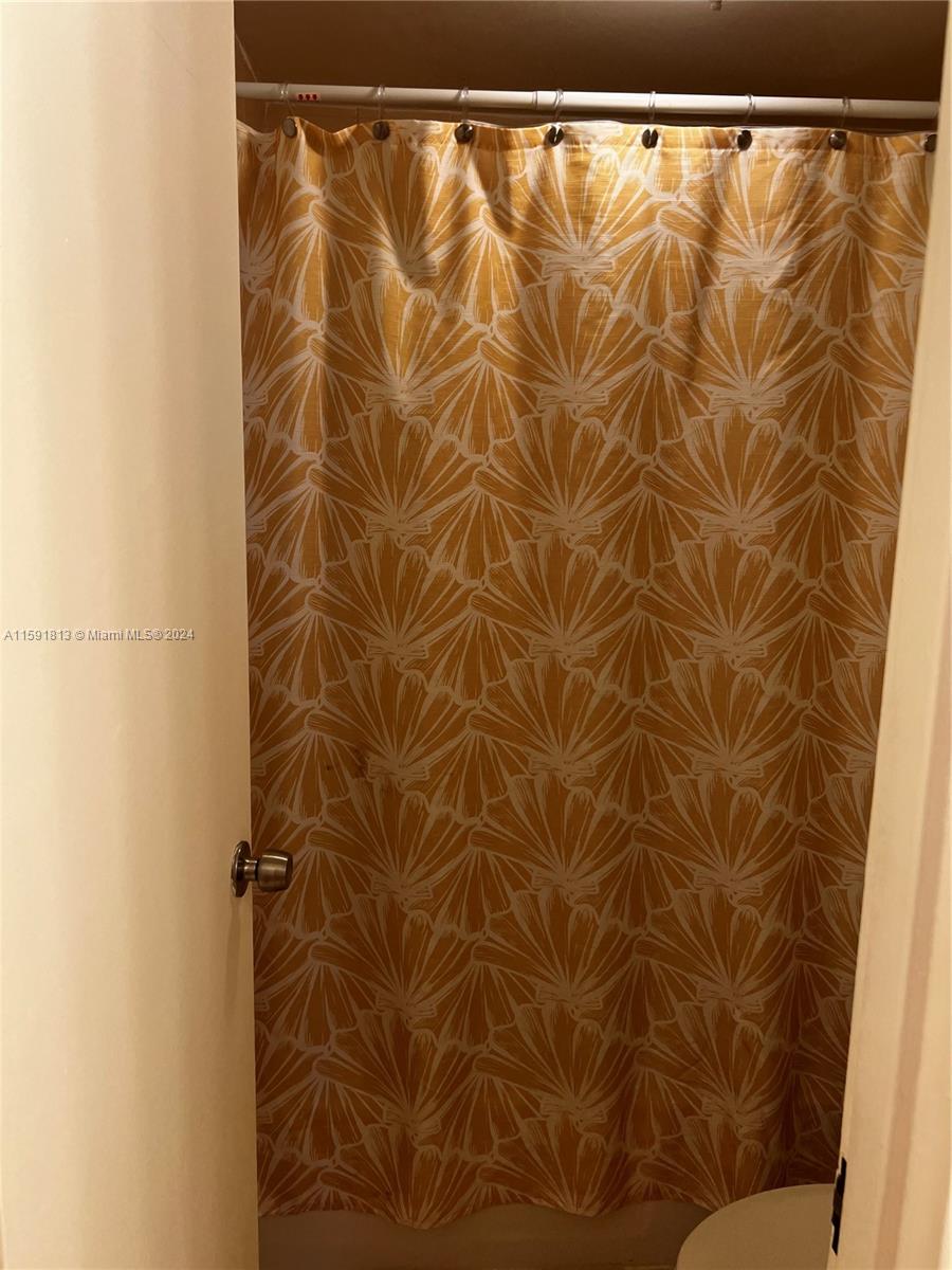 2899 Collins Ave # 602