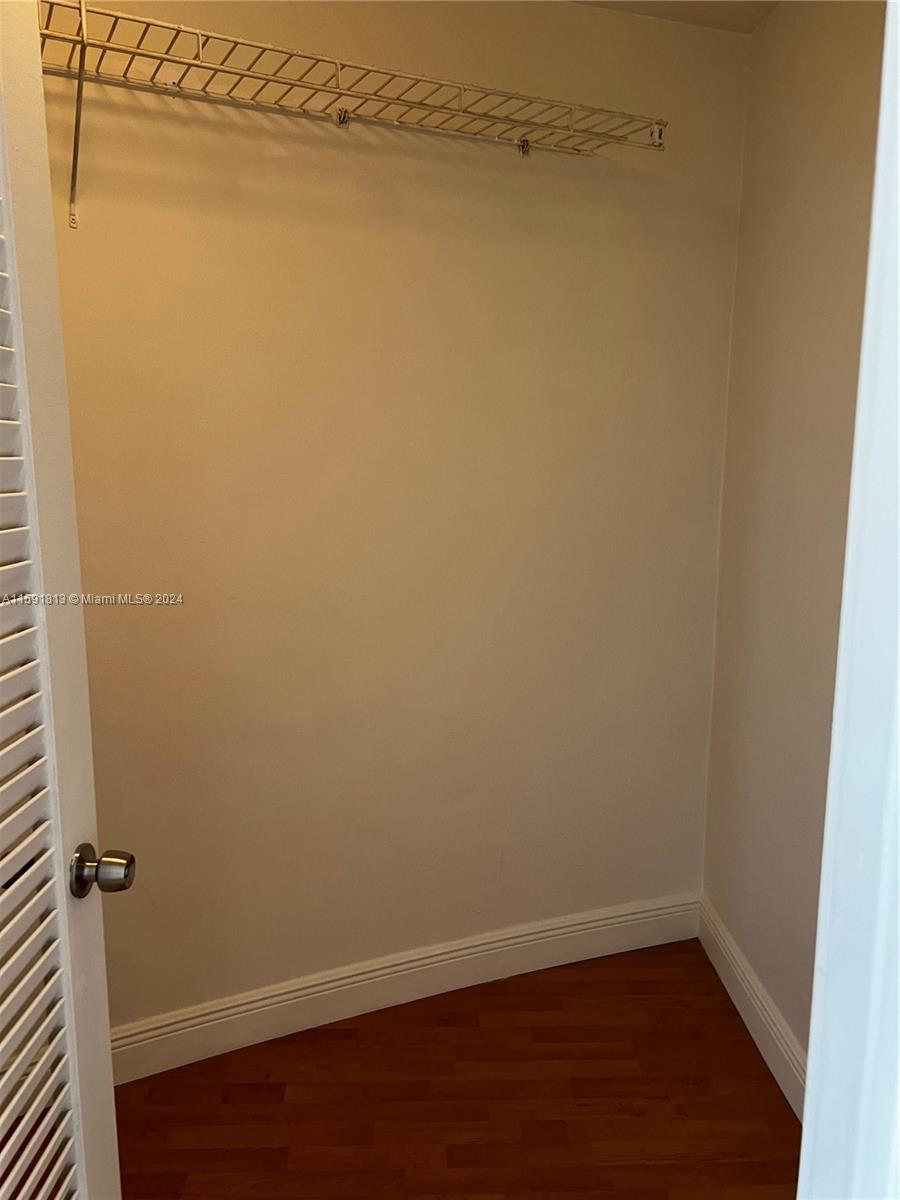 2899 Collins Ave # 602