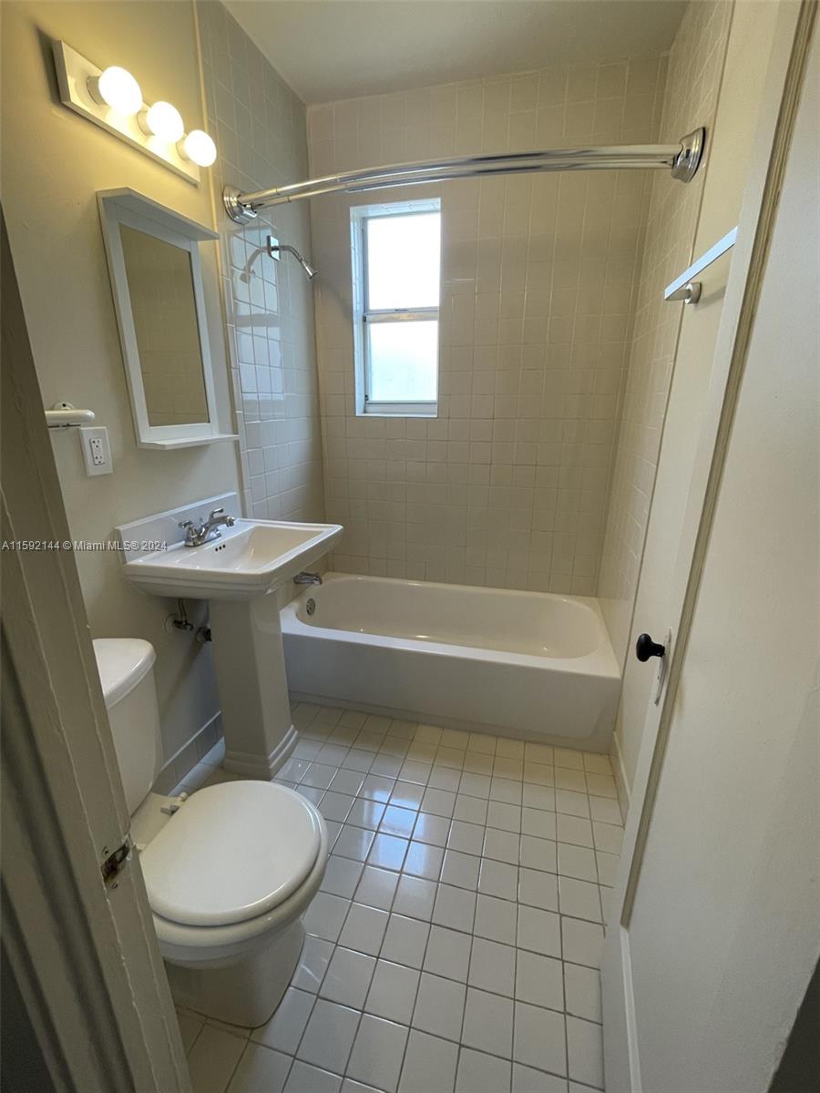 500 NE 70th St Unit: 1st Floor