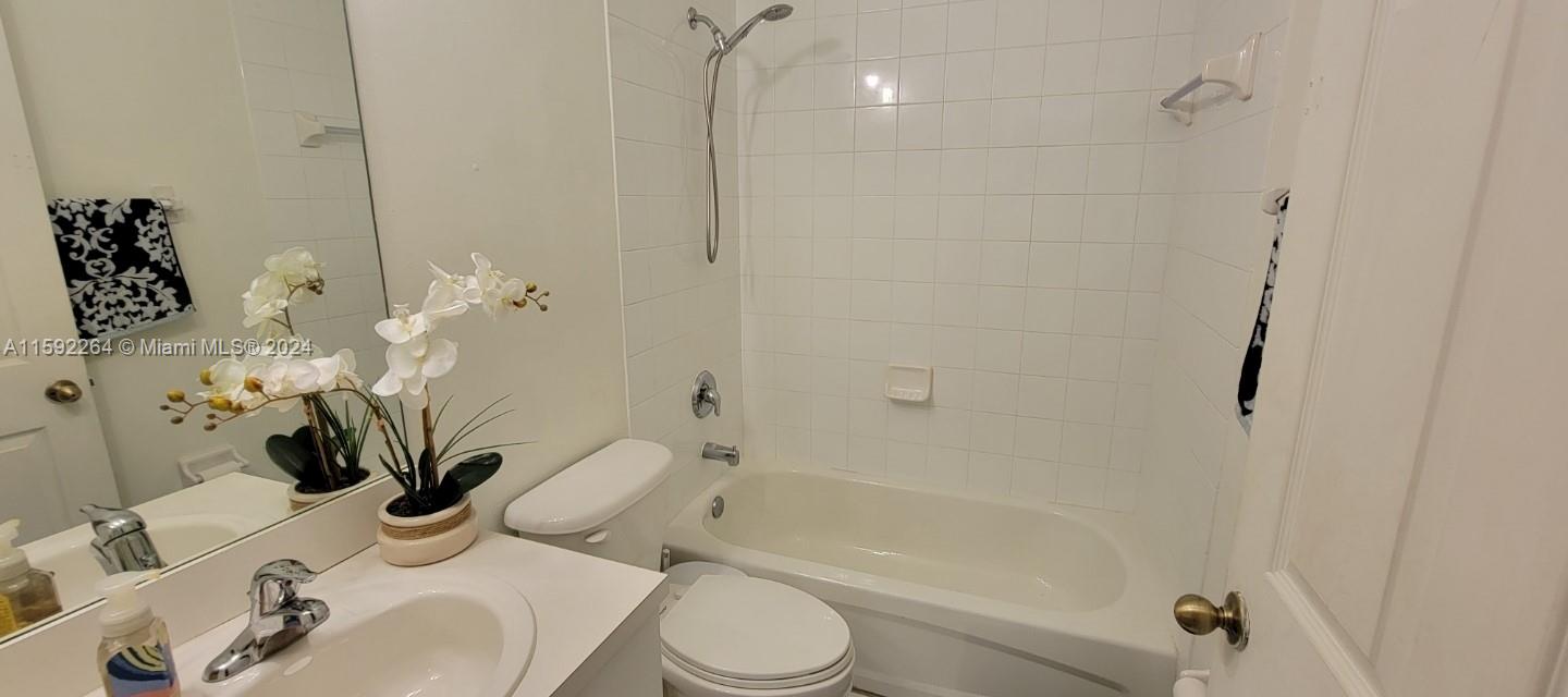 1595 NE 33rd Rd # 3 Unit: 109-3