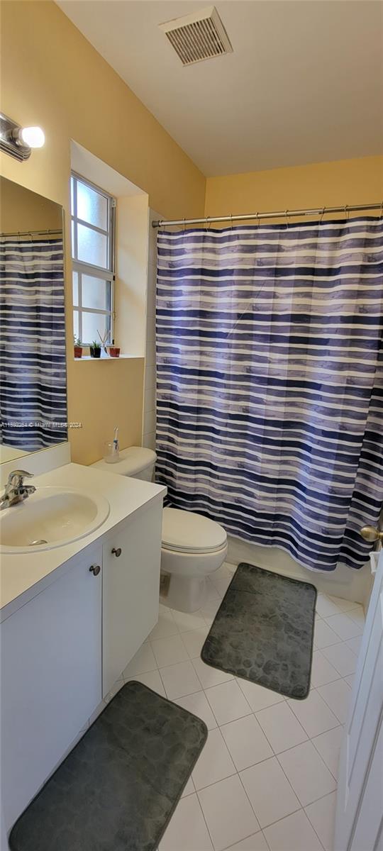 1595 NE 33rd Rd # 3 Unit: 109-3
