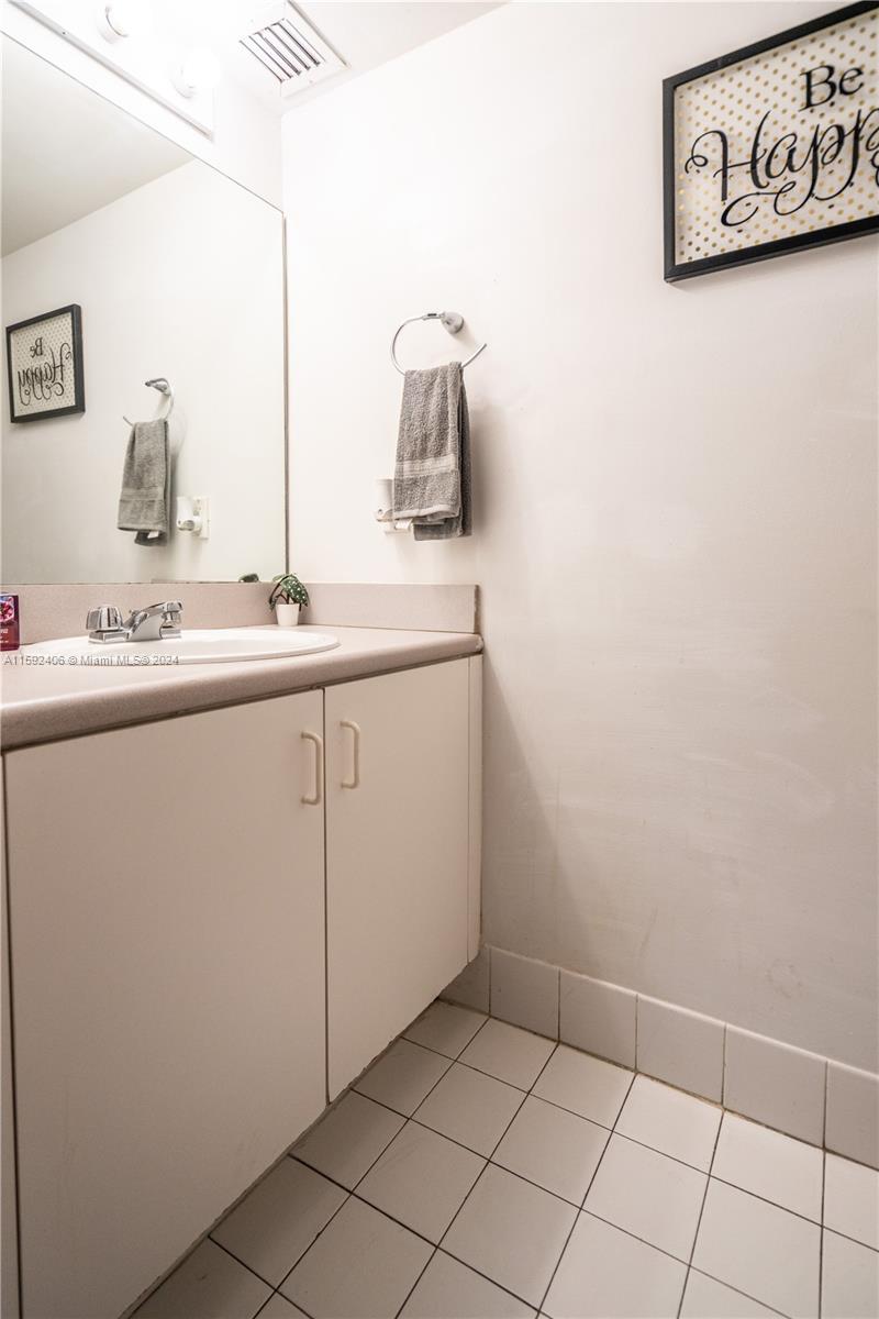 2651 NW 26th St # 1206