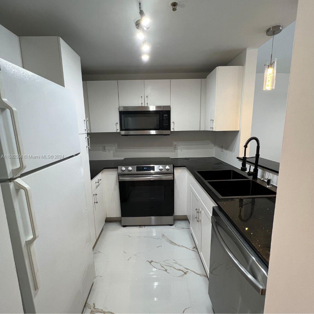 185 SE 14th Ter # 1901