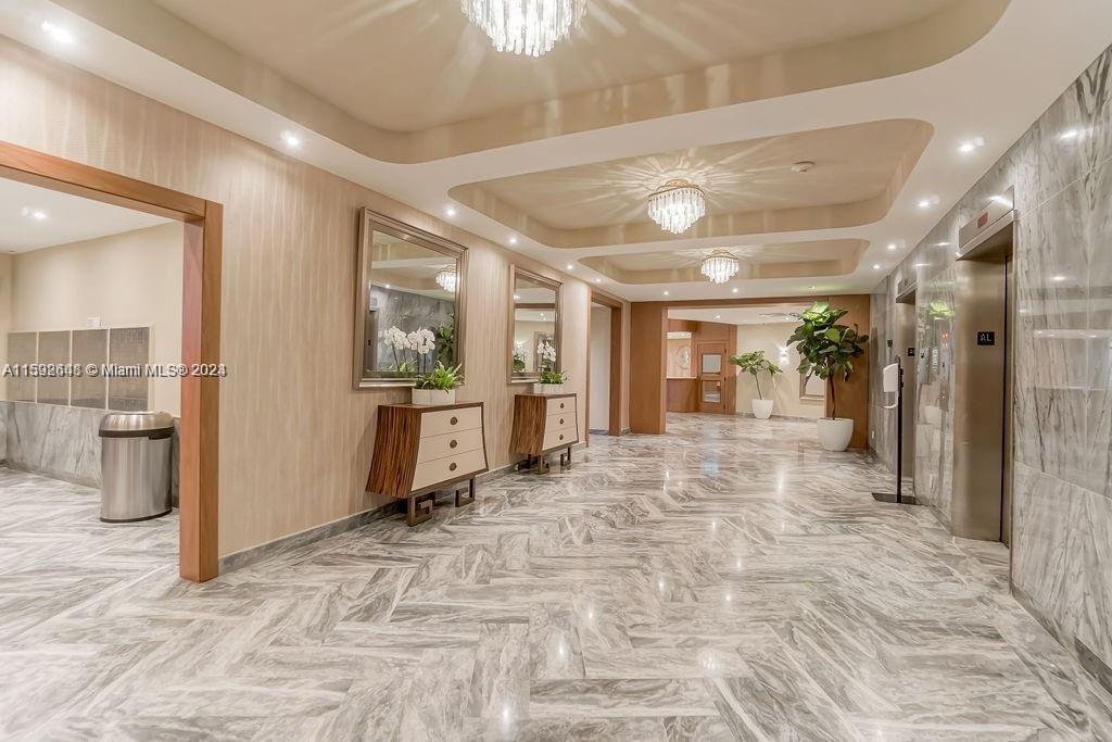 5401 Collins Ave # 1114