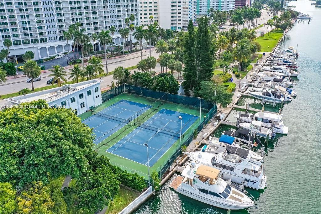 5401 Collins Ave # 1114