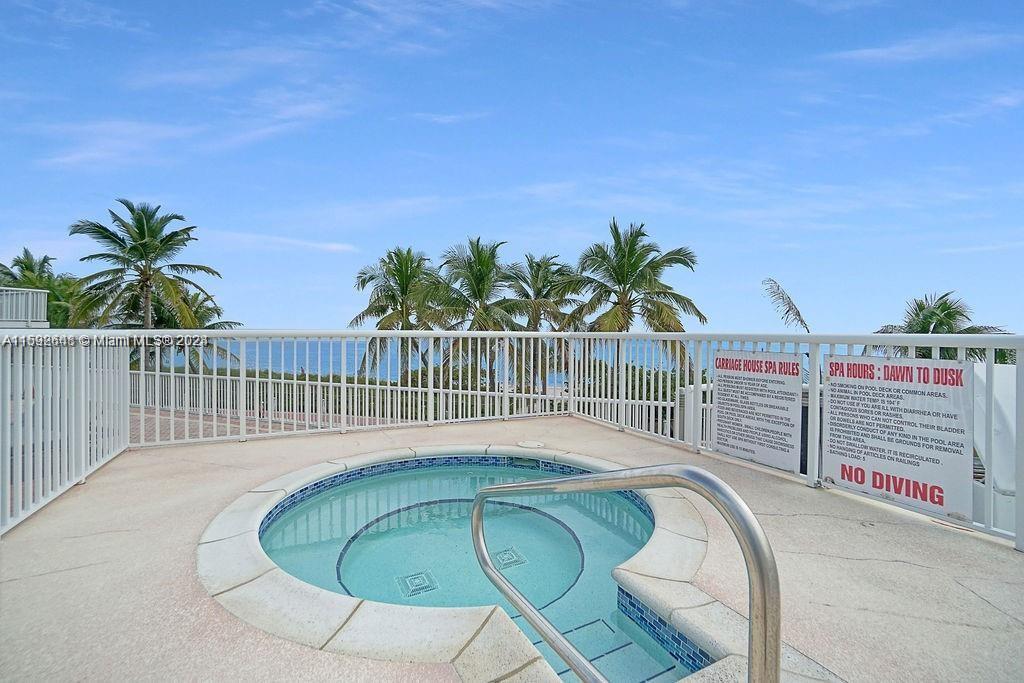 5401 Collins Ave # 1114