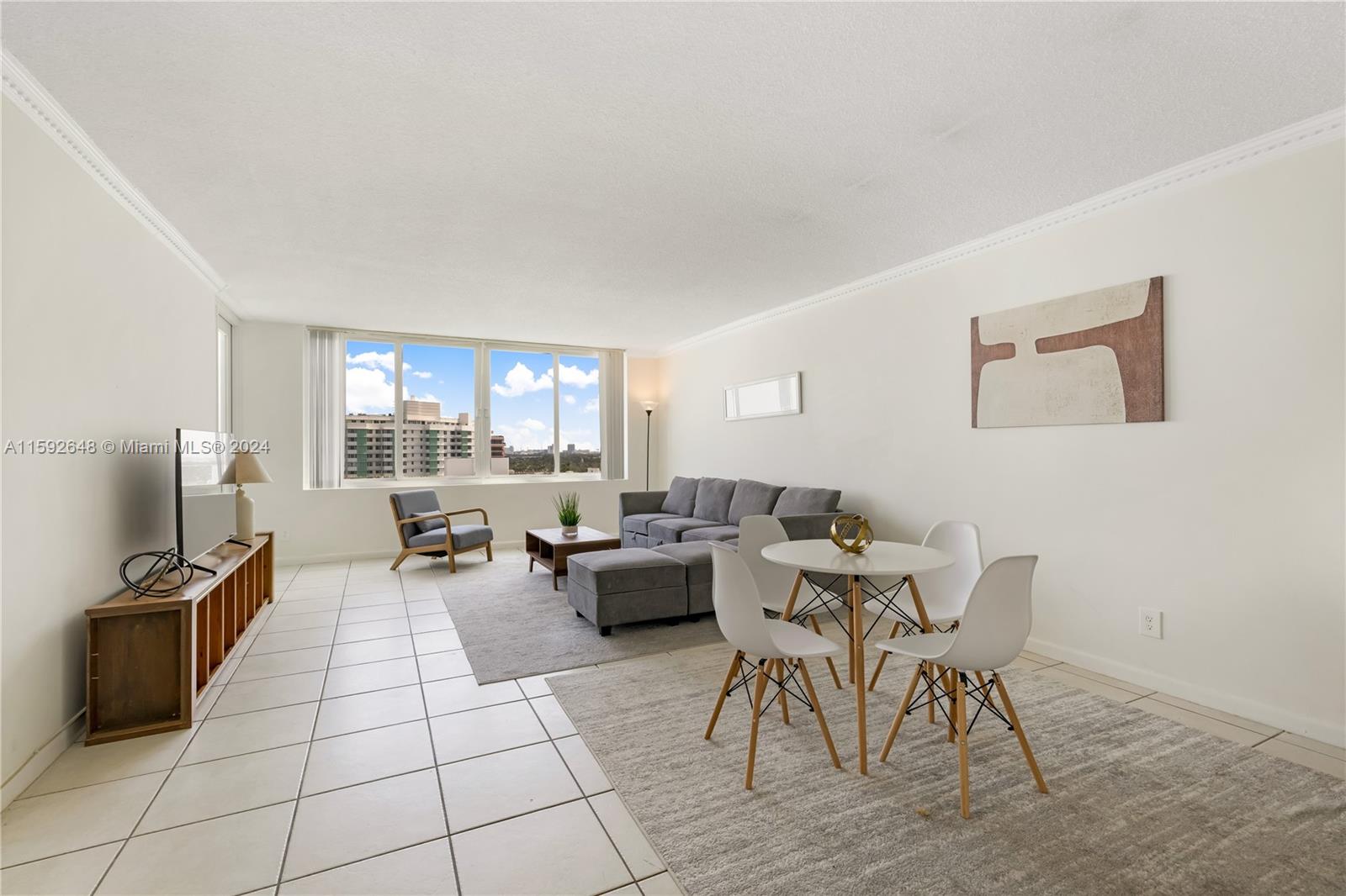 5401 Collins Ave # 1114