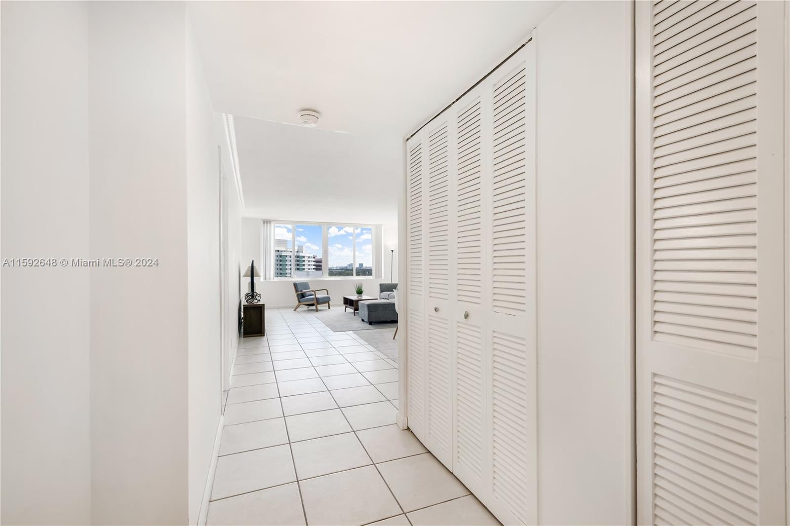 5401 Collins Ave # 1114
