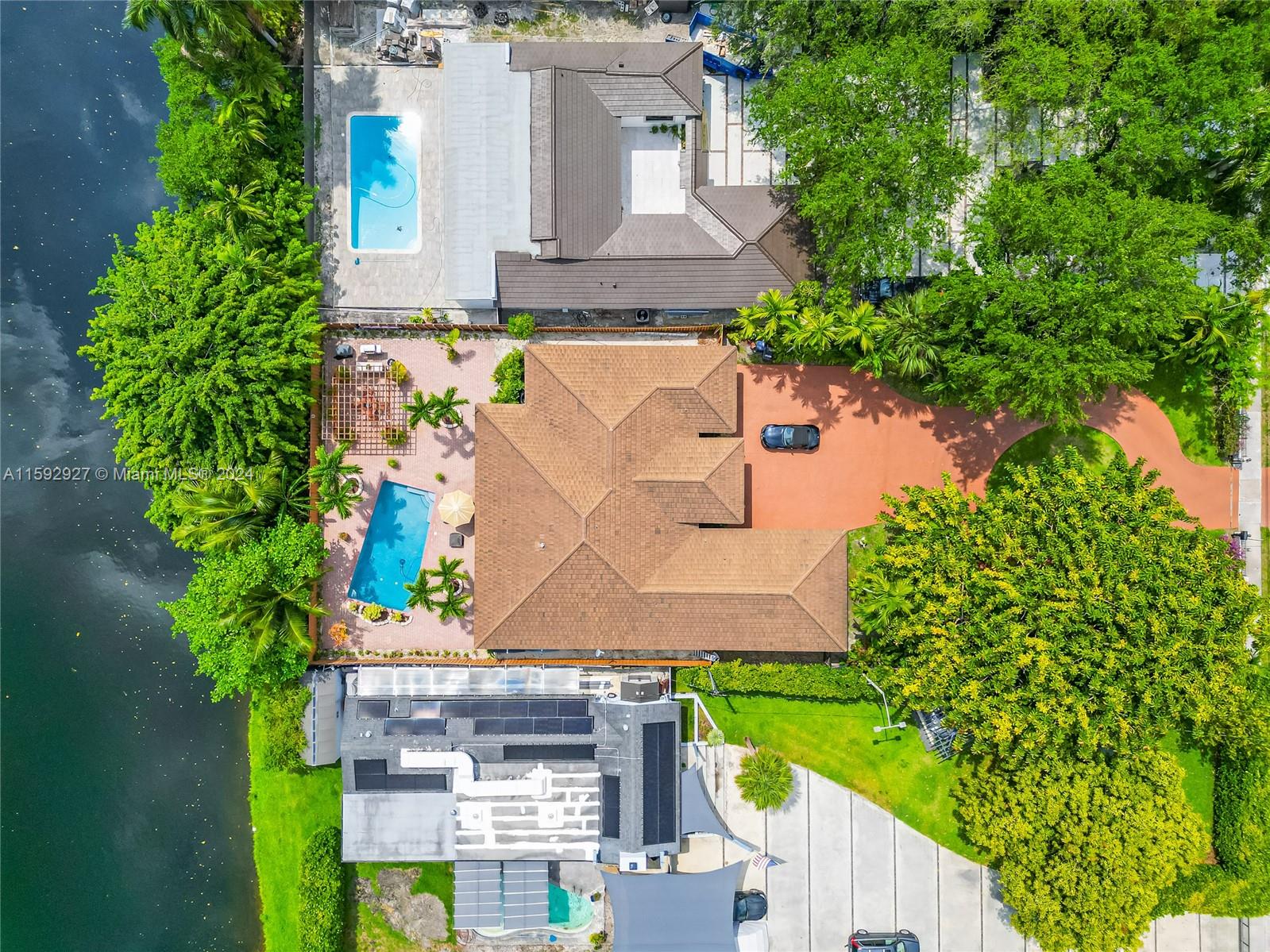 115 S Royal Poinciana Blvd