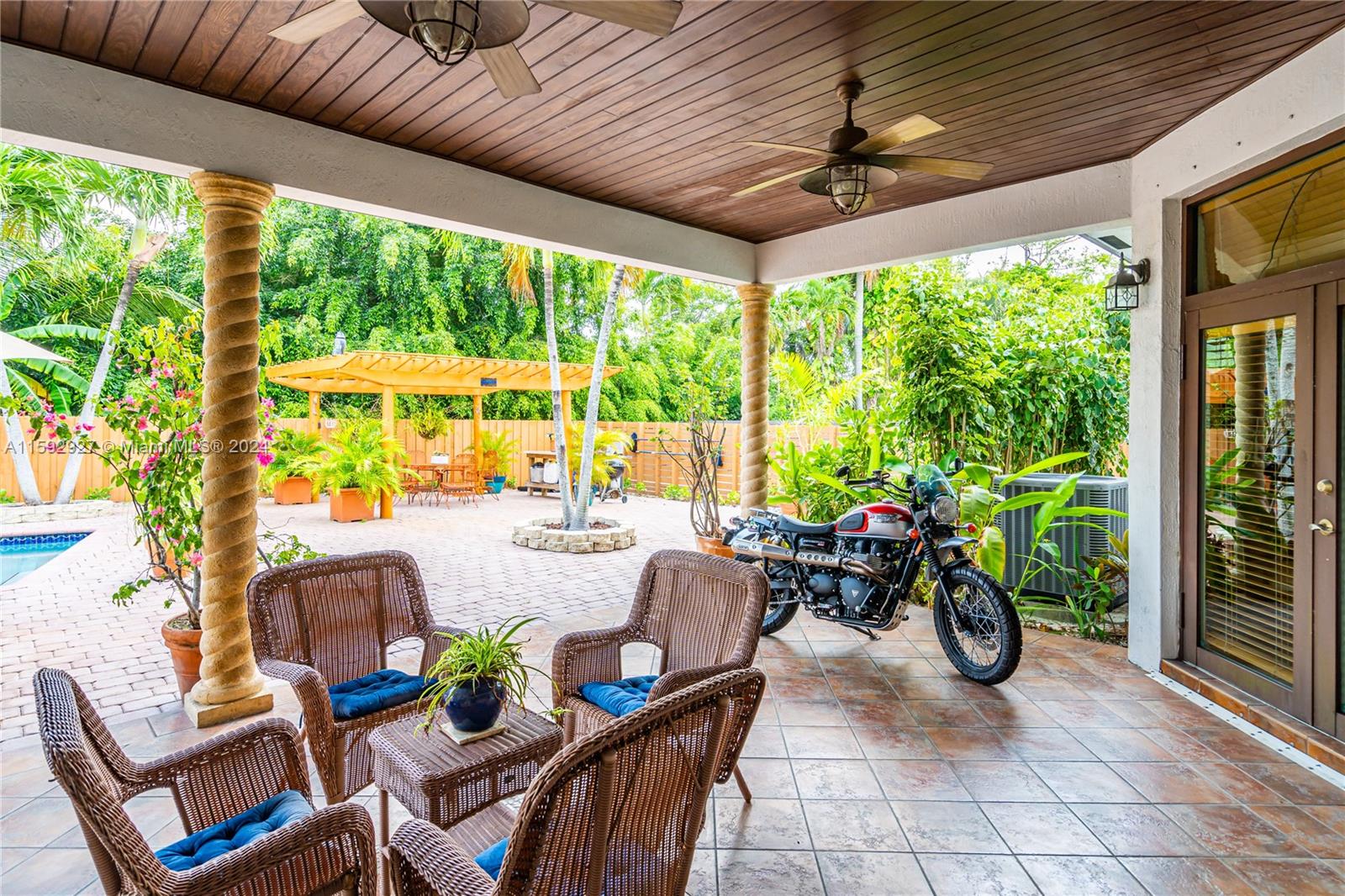 115 S Royal Poinciana Blvd