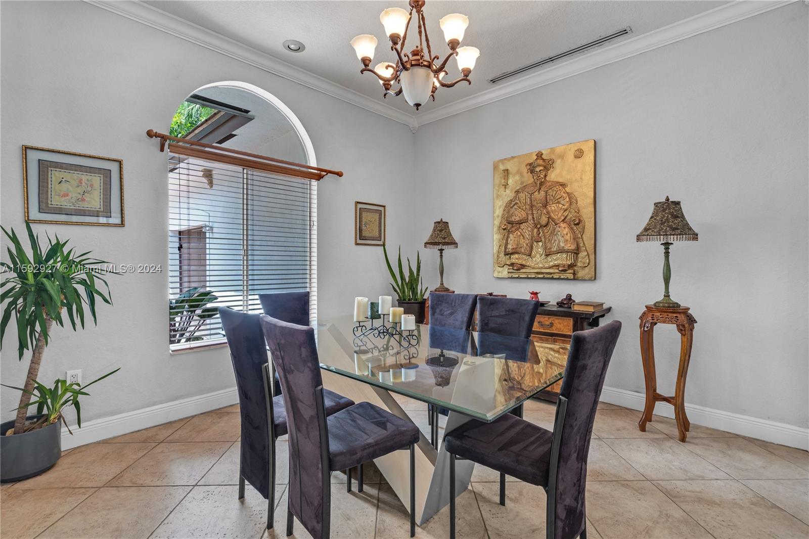 115 S Royal Poinciana Blvd