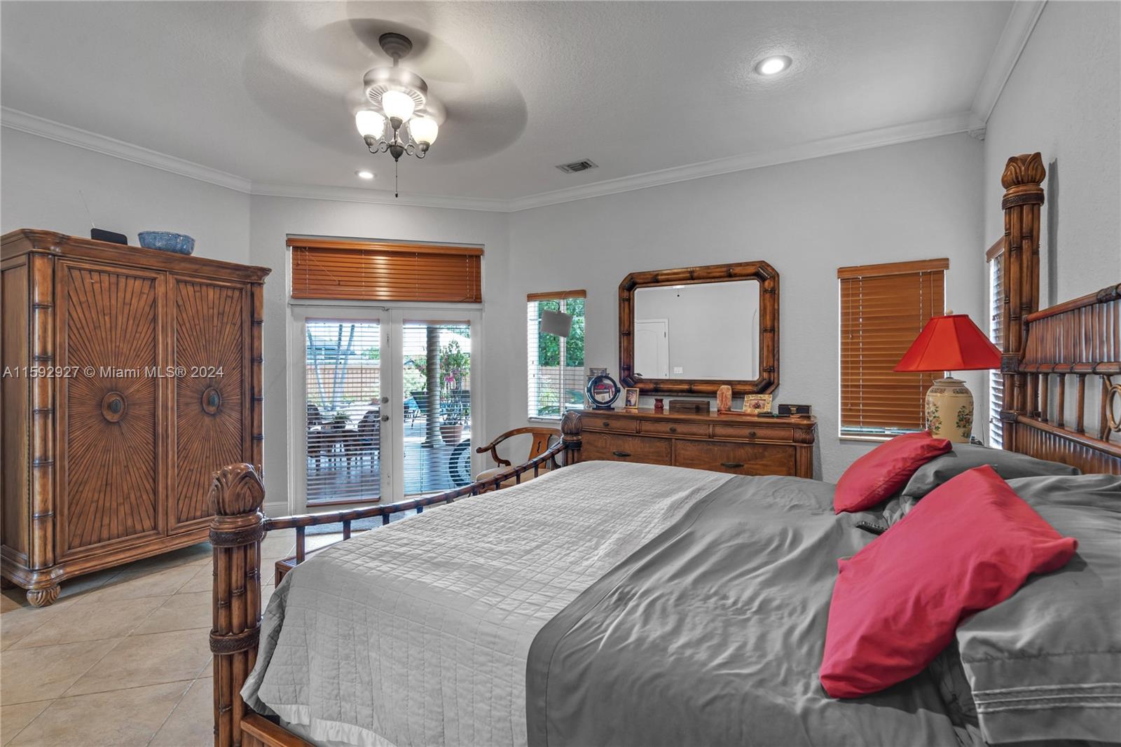 115 S Royal Poinciana Blvd