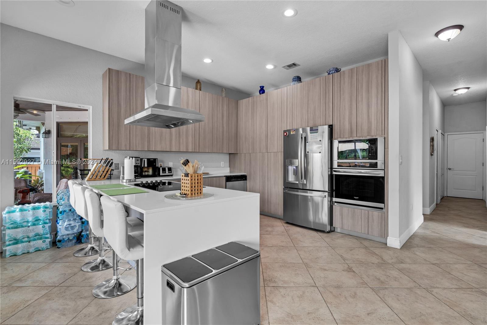 115 S Royal Poinciana Blvd