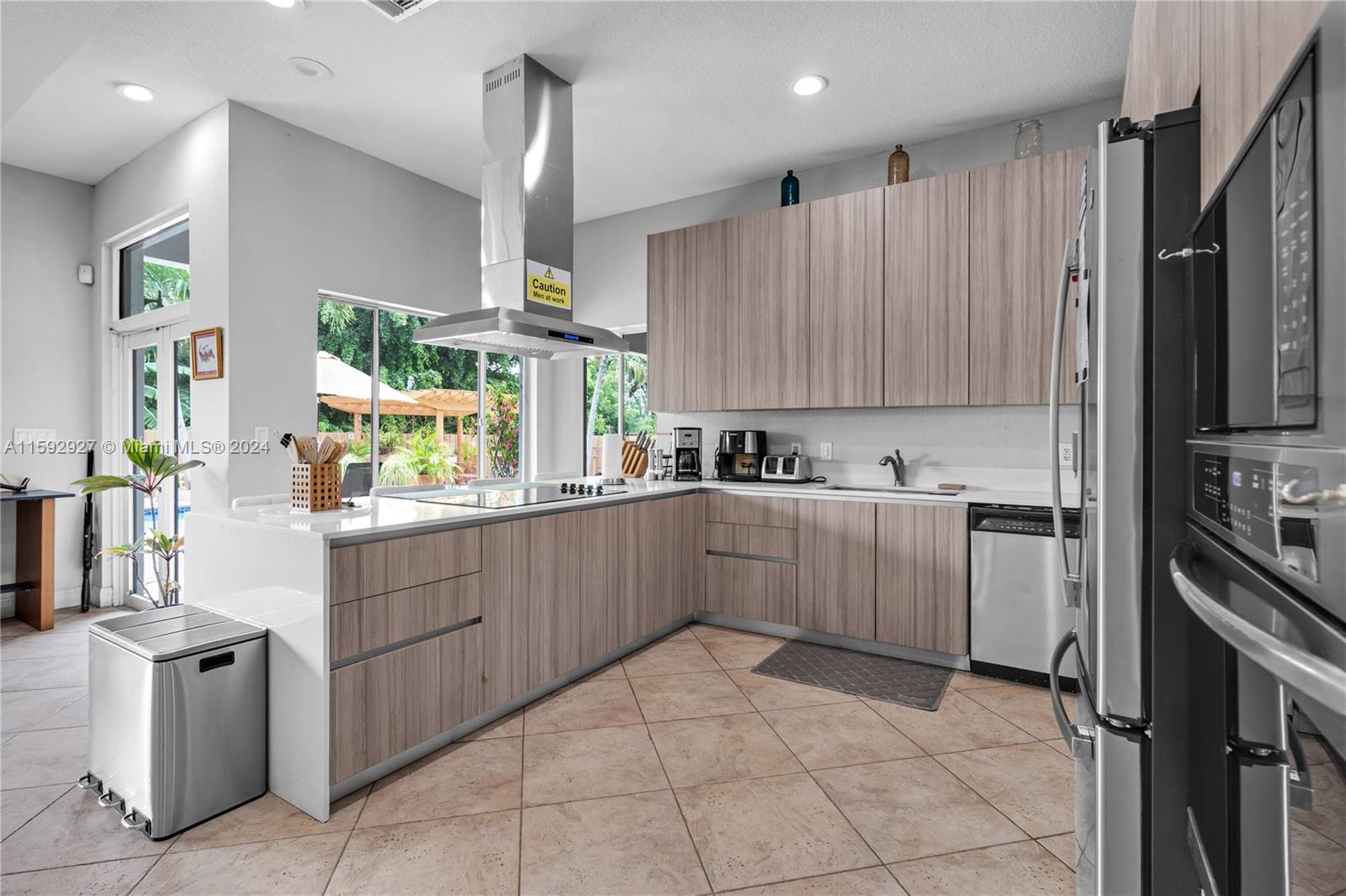 115 S Royal Poinciana Blvd