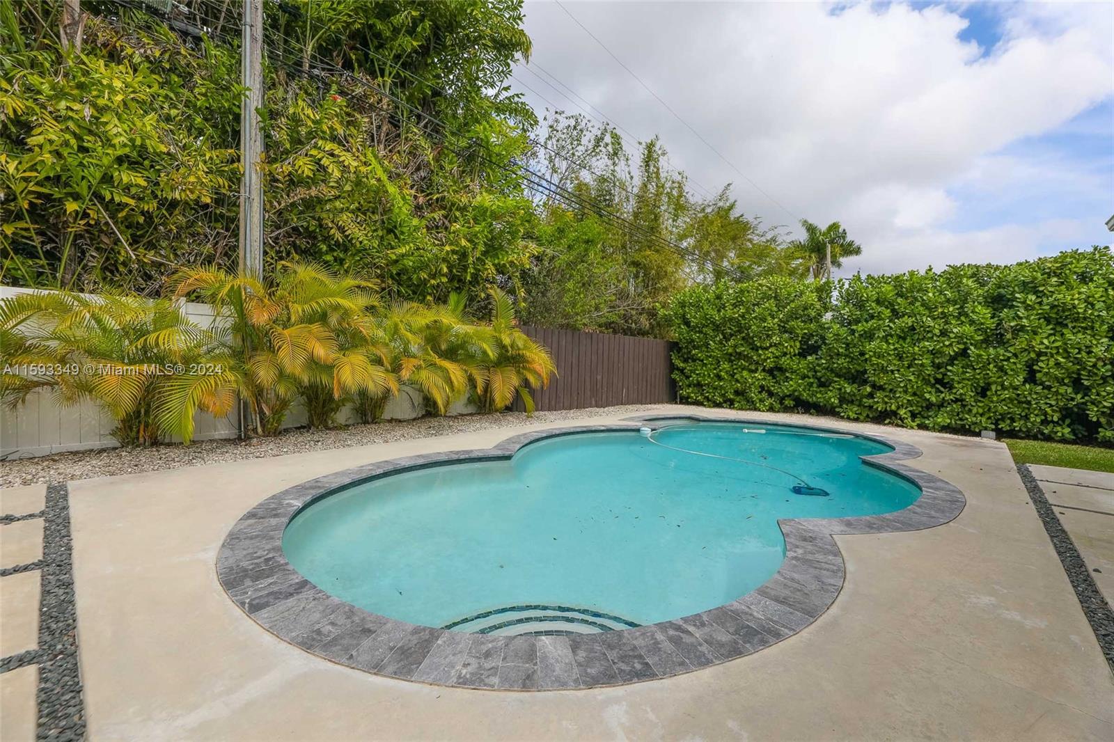 5895 SW 50th Ter # 0