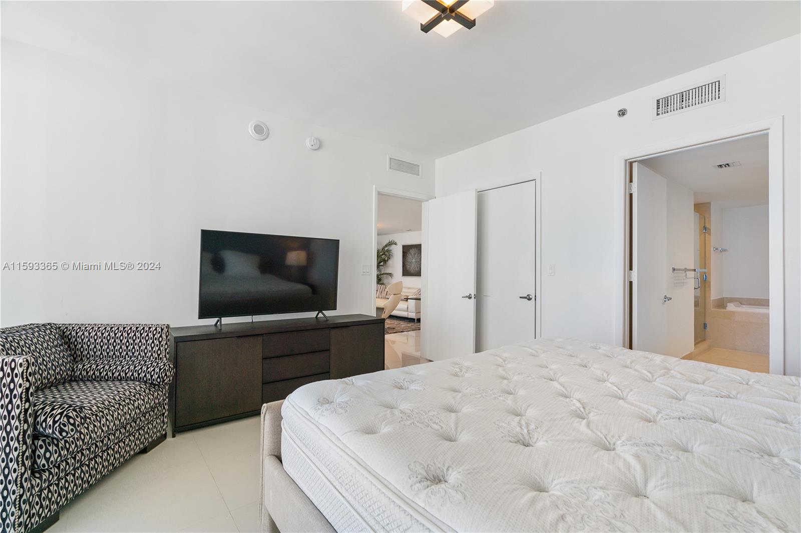 495 Brickell Ave # 4802