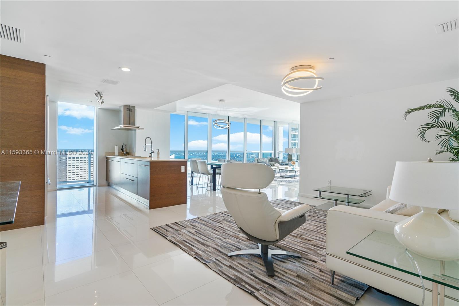 495 Brickell Ave # 4802