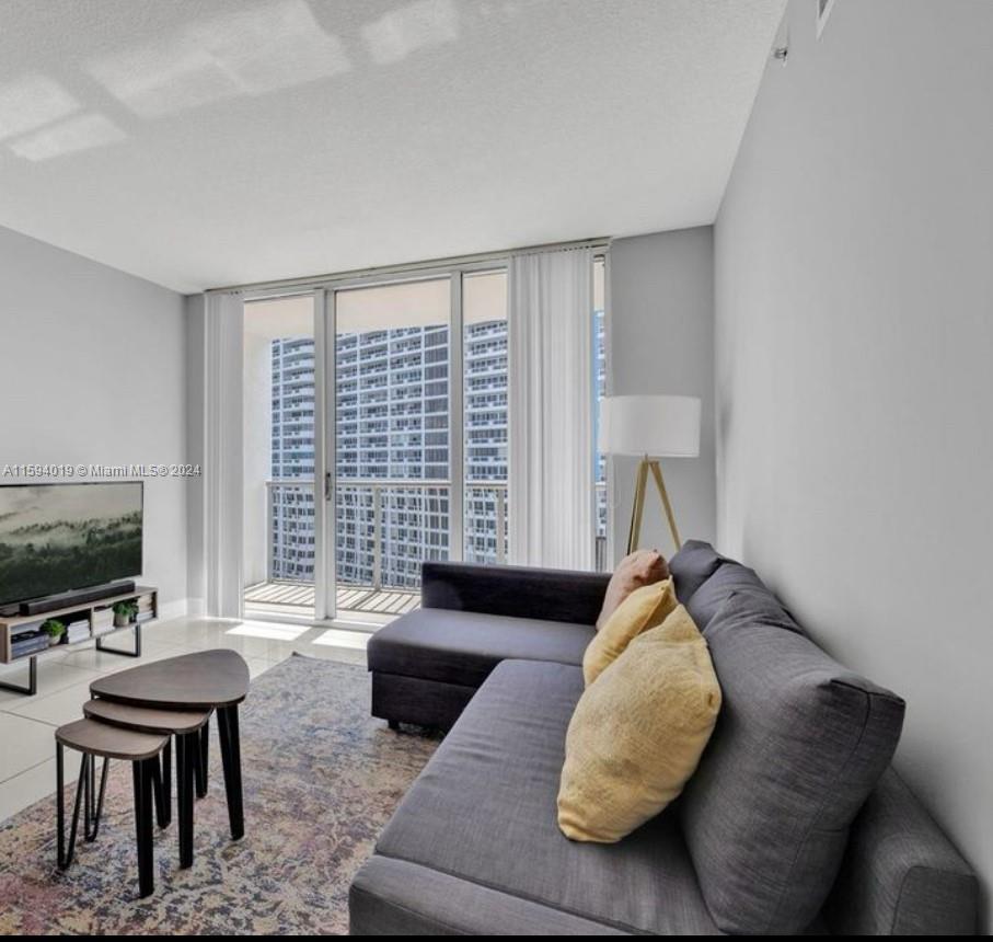 1750 N Bayshore Dr # 2304