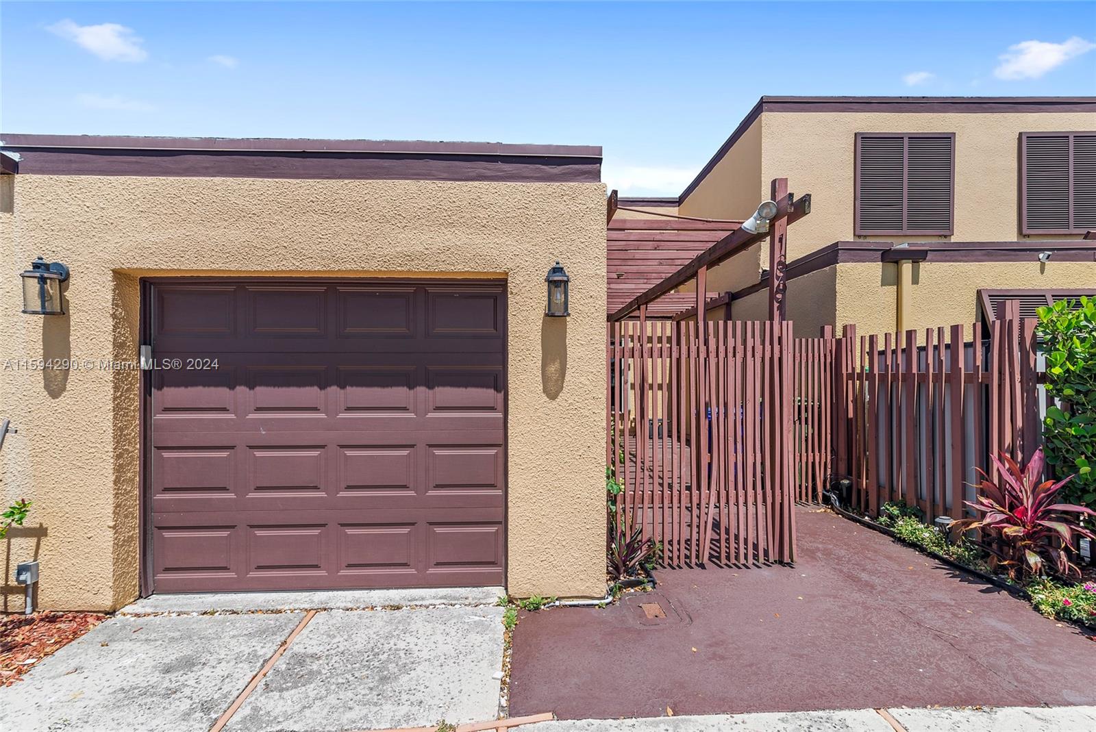 1361 W Golfview Dr # 1361