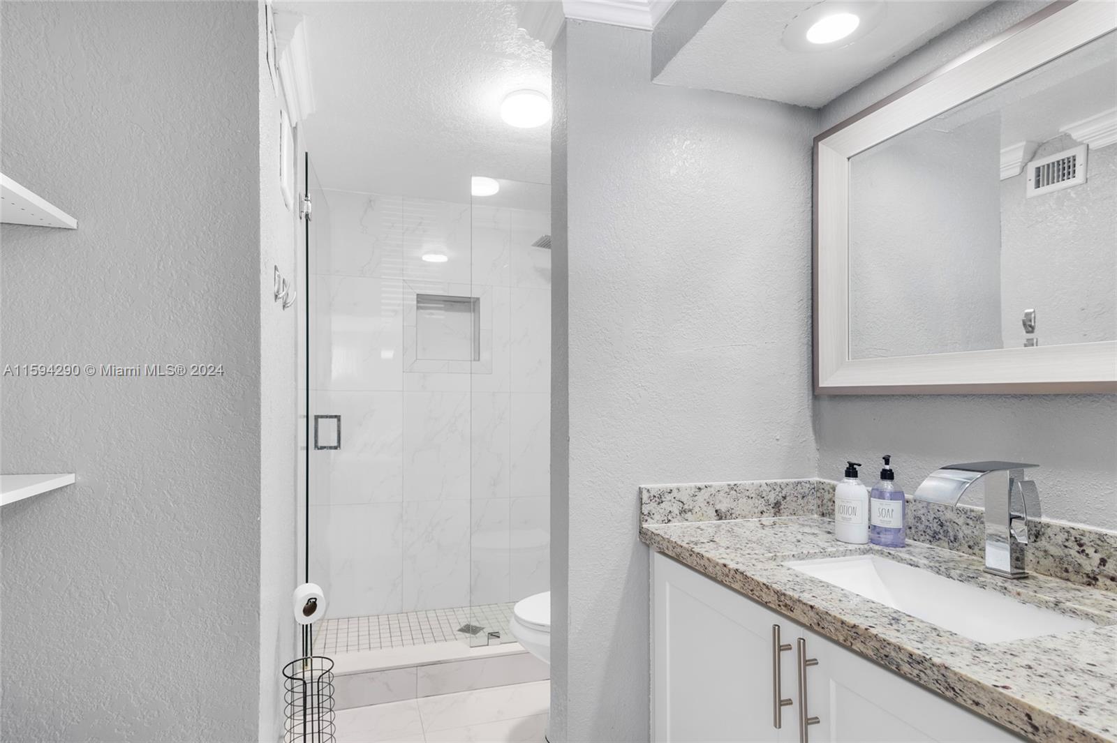 1361 W Golfview Dr # 1361