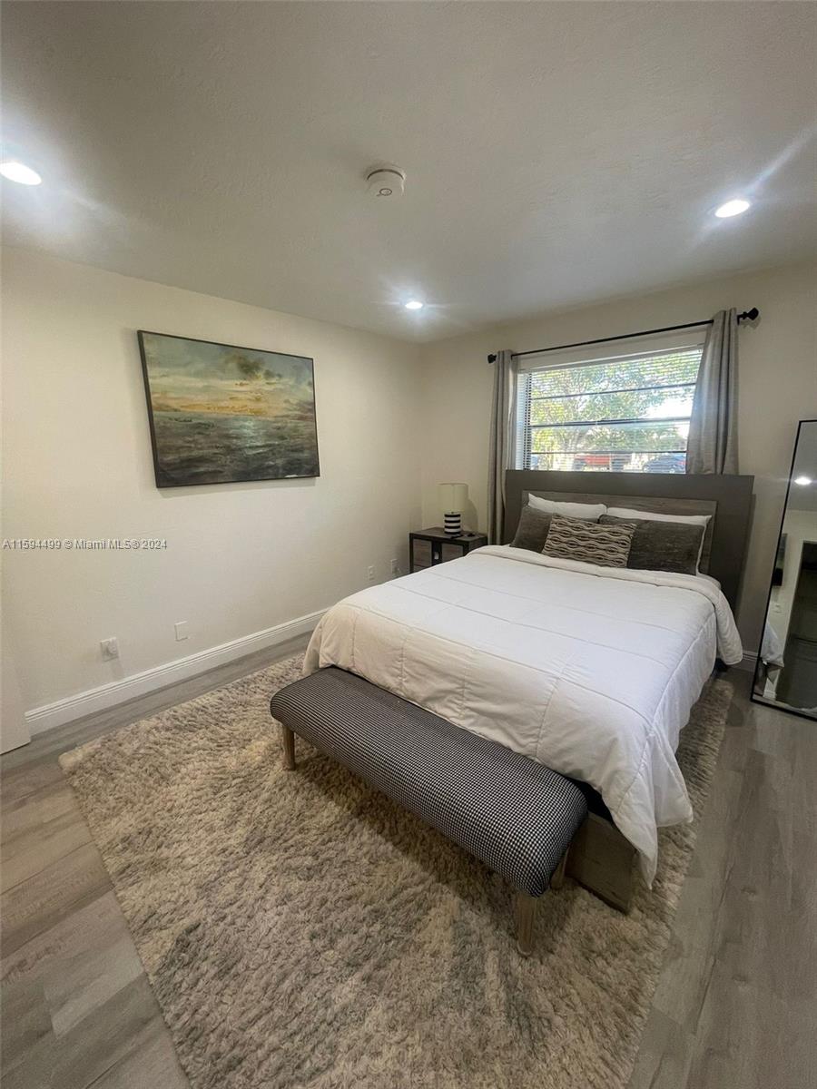 1736 N 16th Ct # 2 Unit: 1-2